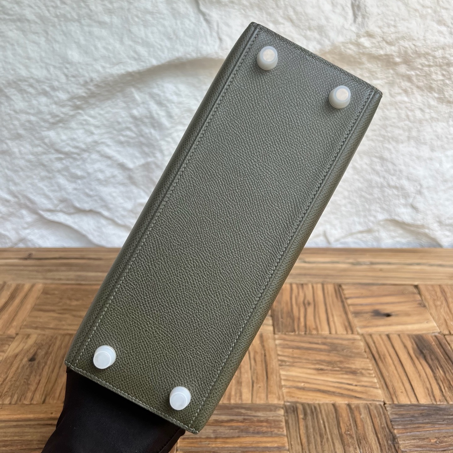 Spot Kelly 25cm Epsom Color: 6H olive green Fully handmade wax stitching Silver buckle Stock - Image 9