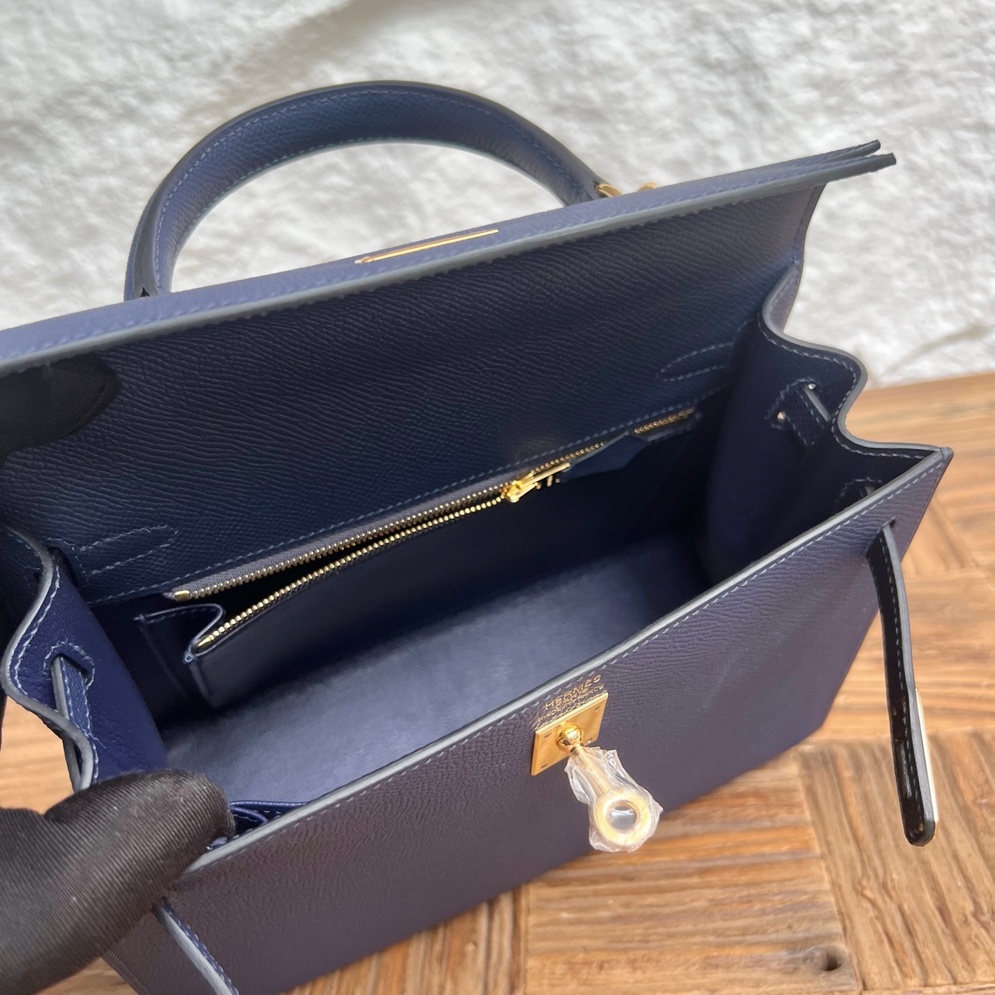 Kelly 25cm Epsom Color: 73 sapphire blue Fully handmade wax stitching Gold buckle customized✈️ - Image 6