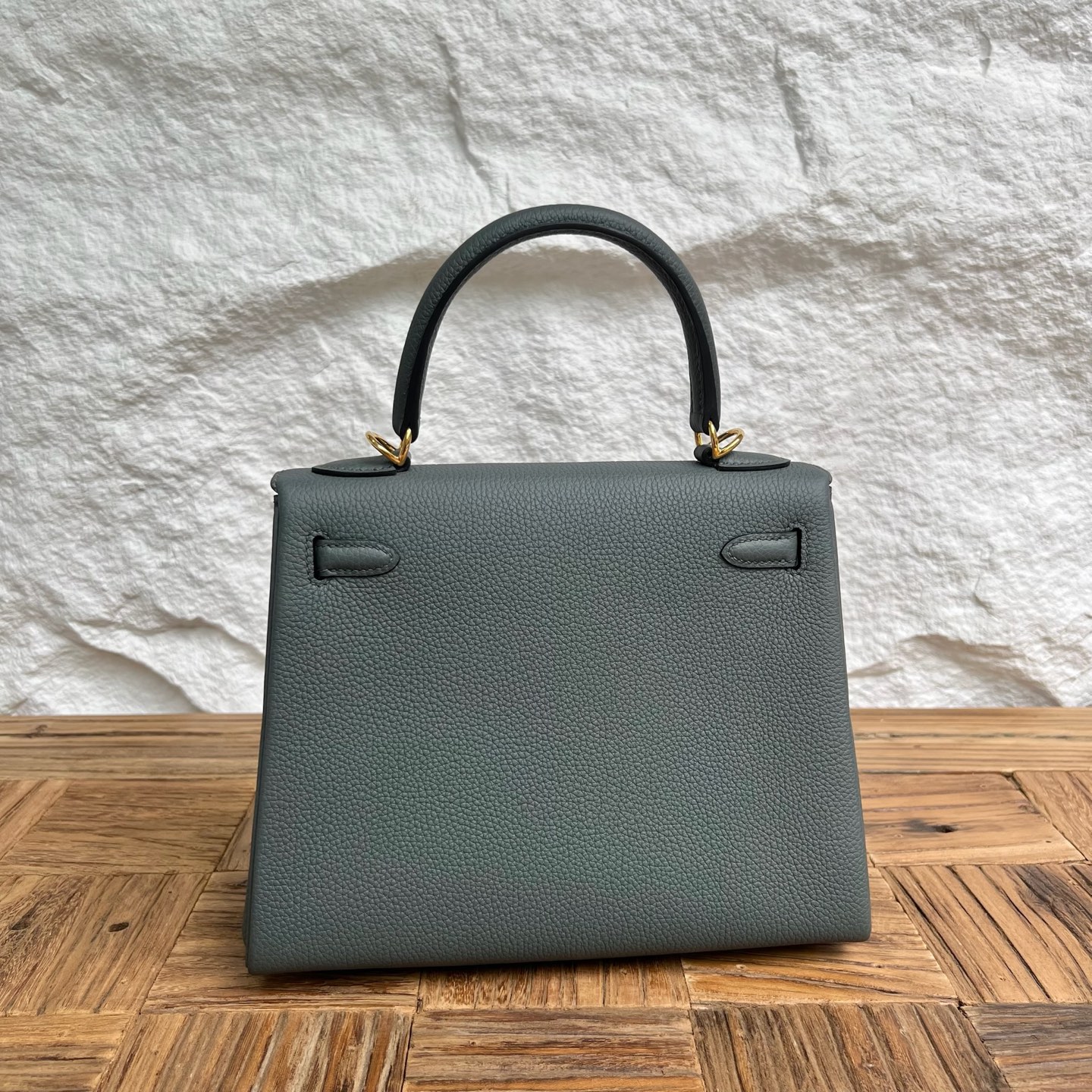 Kelly 25cm Togo original calfskin imported from Germany Color: 63 apricot green Vert Amande Fully handmade wax stitching Gold buckle customized✈️ - Image 11