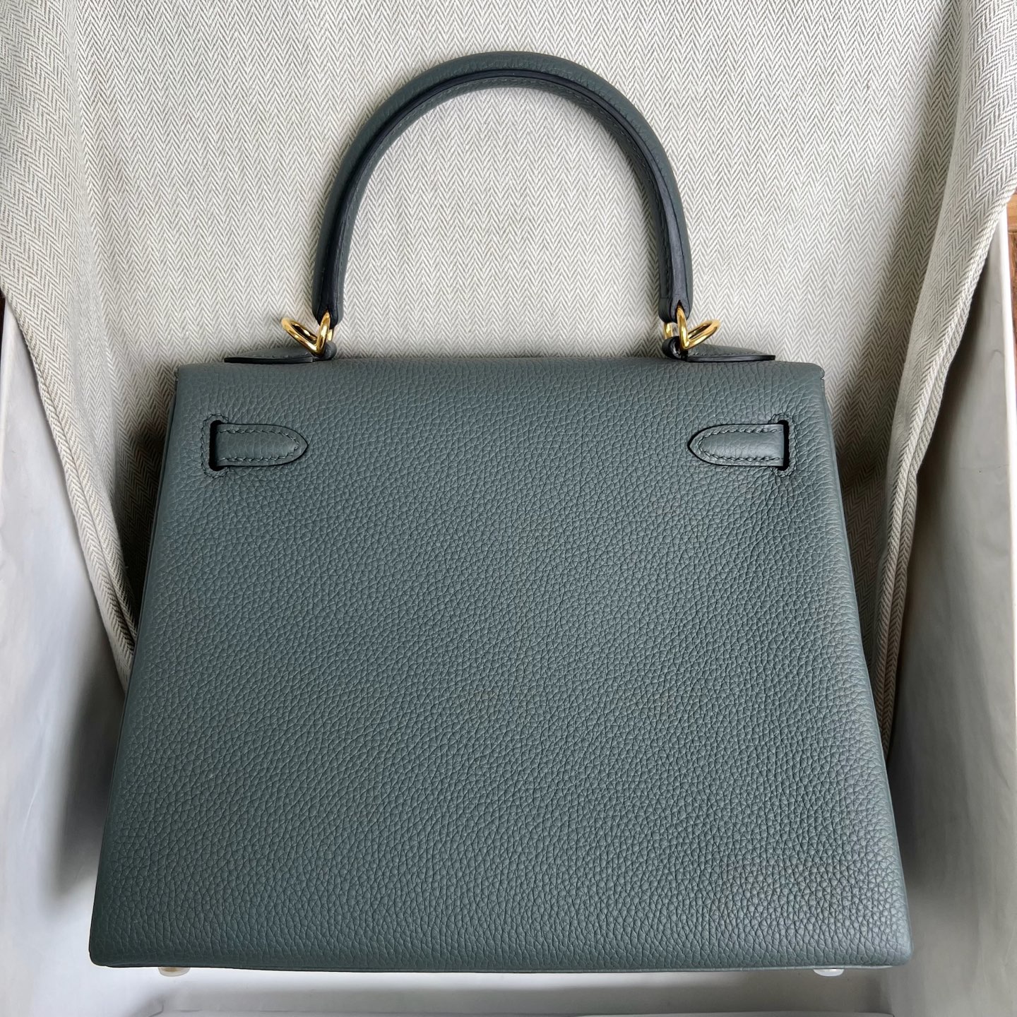 Kelly 25cm Togo original calfskin imported from Germany Color: 63 apricot green Vert Amande Fully handmade wax stitching Gold buckle customized✈️ - Image 13