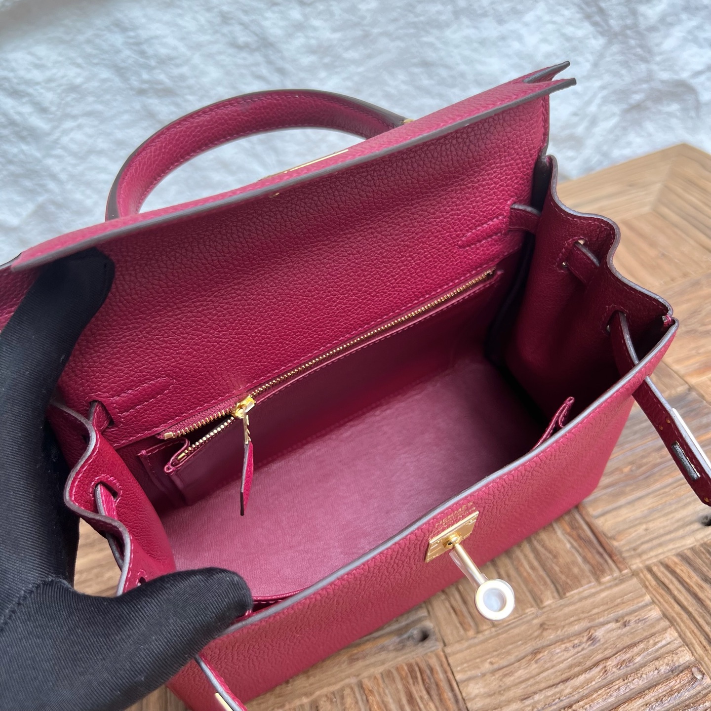 Kelly 25cm Togo original calfskin imported from Germany Color: K1 pomegranate red Fully handmade wax stitching Gold buckle customized✈️ - Image 6