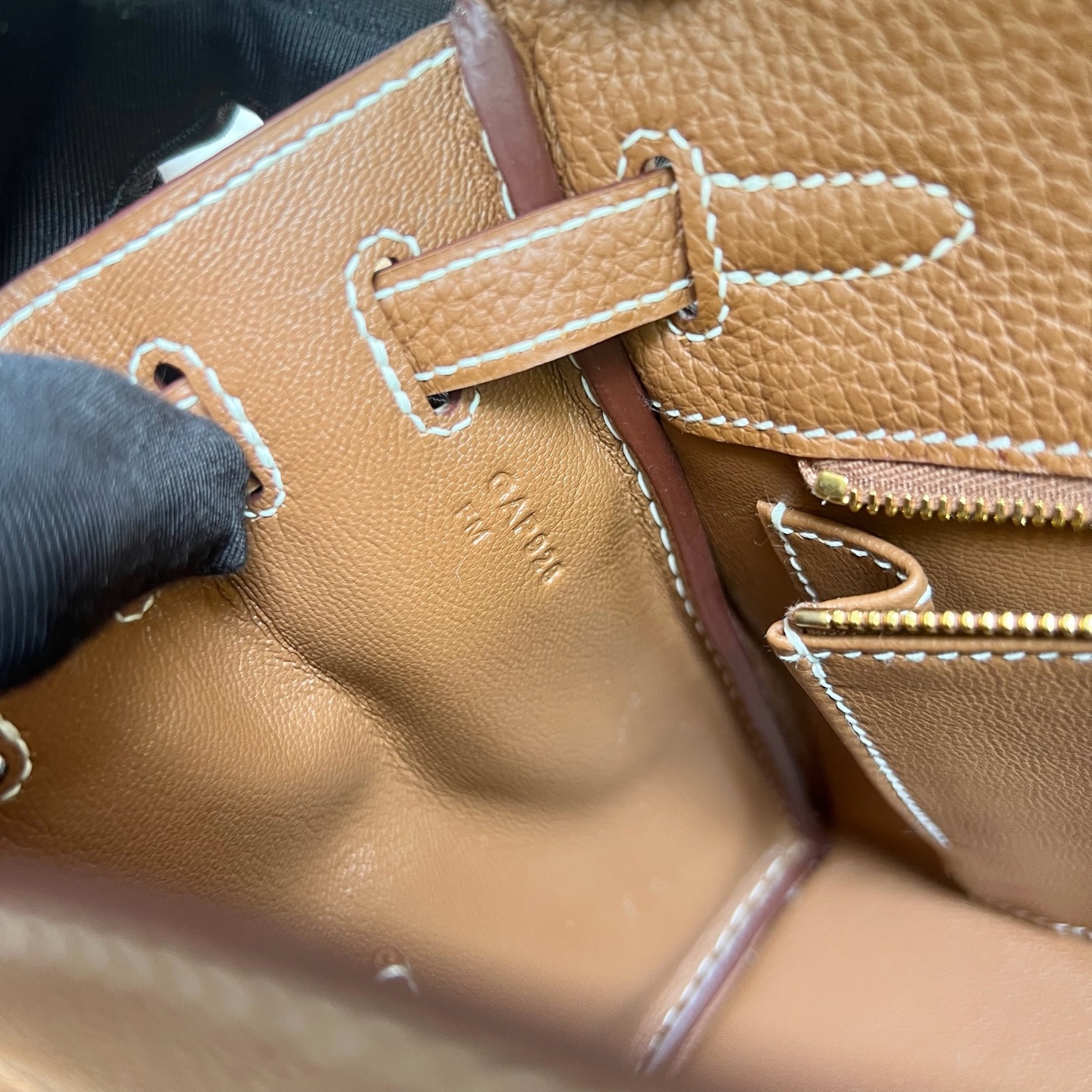 Kelly 25cm Togo original calfskin imported from Germany Color: 37 golden brown Fully handmade wax stitching Light gold buckle customized✈️ - Image 8