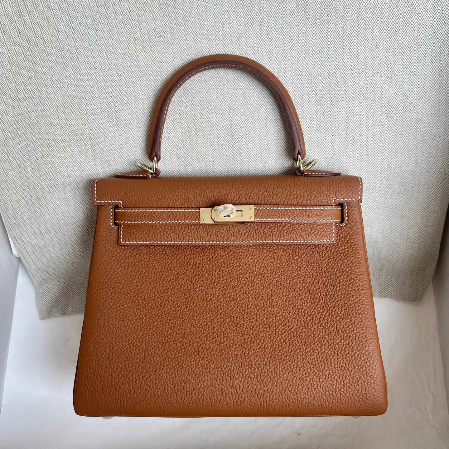 Kelly 25cm Togo original calfskin imported from Germany Color: 37 golden brown Fully handmade wax stitching Light gold buckle customized✈️ - Image 12