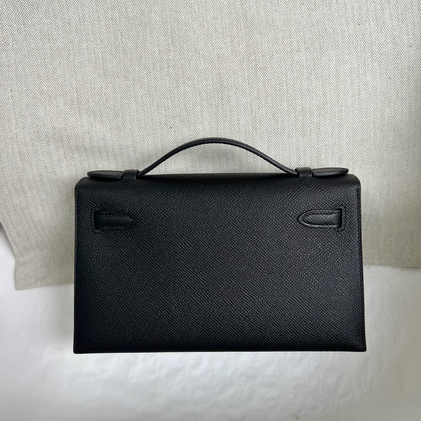 Spot MiniKelly Pochette 22cm Epsom Color: Ck89 black Noir Fully handmade wax stitching Silver buckle Stock - Image 13