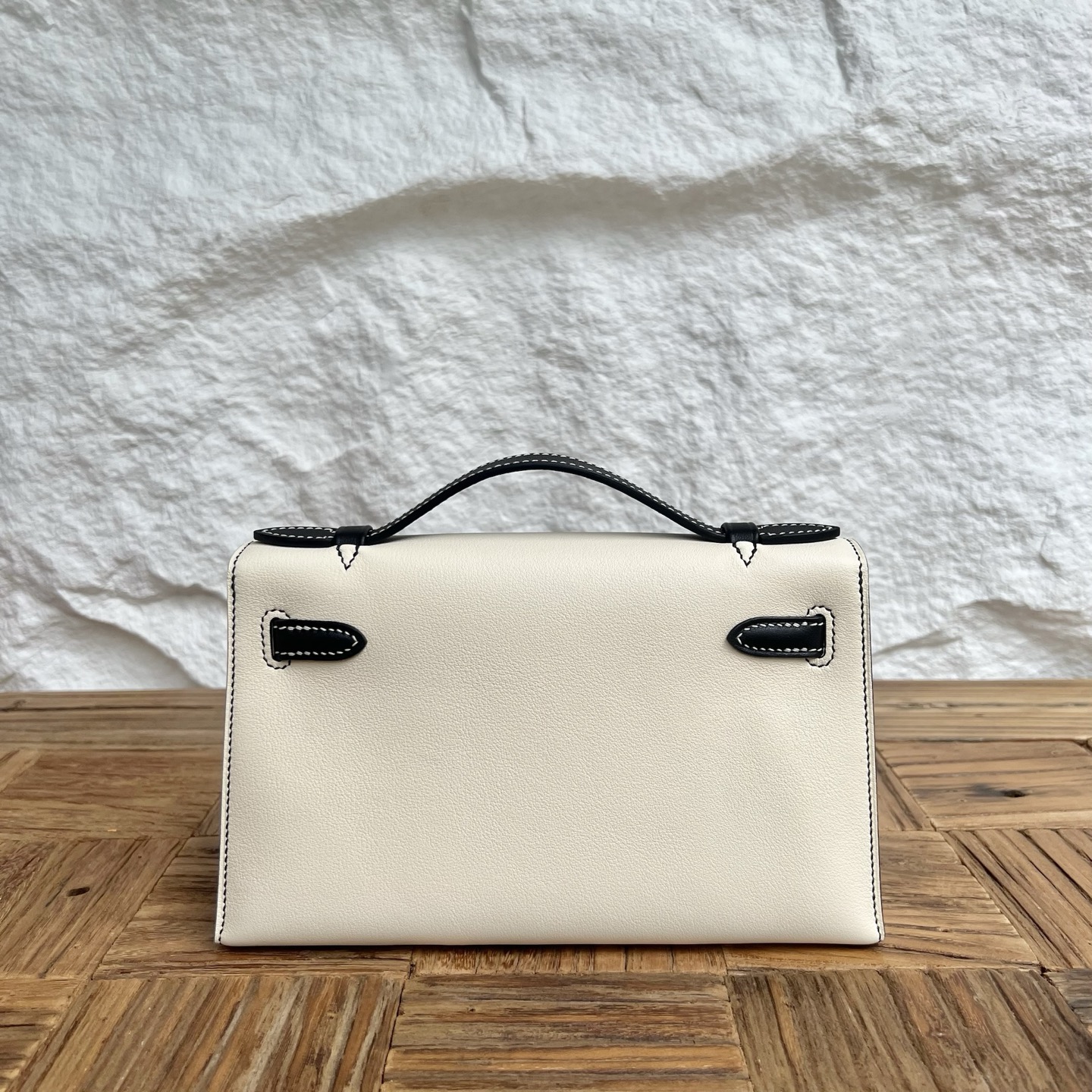 MiniKelly Pochette 22cm Swift Color: Ck10 milkshake white/Ck89 black Fully handmade wax stitching Silver buckle customized✈️ - Image 4