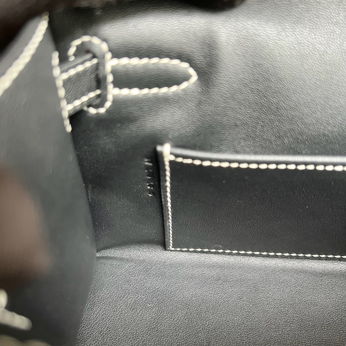 MiniKelly Pochette 22cm Swift Color: Ck10 milkshake white/Ck89 black Fully handmade wax stitching Silver buckle customized✈️ - Image 9