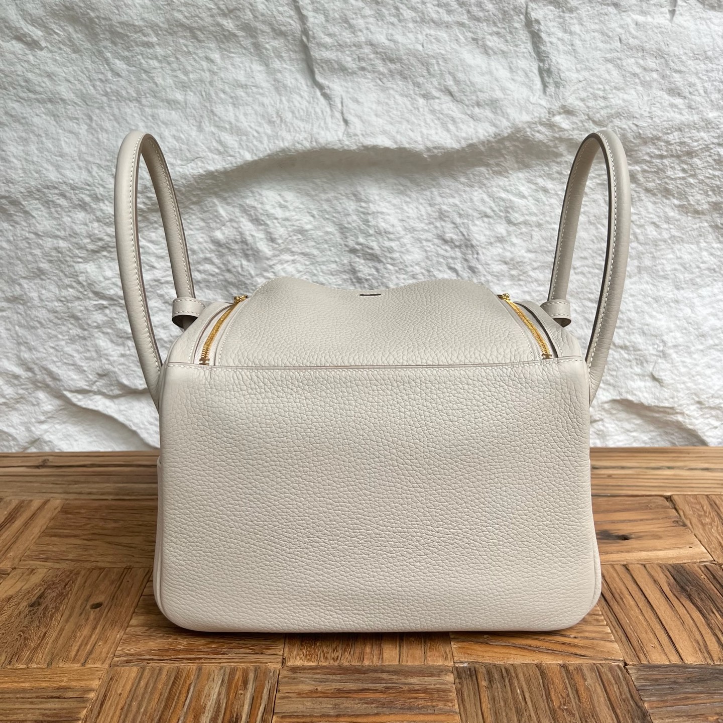 Spot Lindy 26cm Clemence original top tc large cowhide Color: Ck10 Milkshake White Craie Fully handmade wax stitching Gold buckle Stock - Image 4