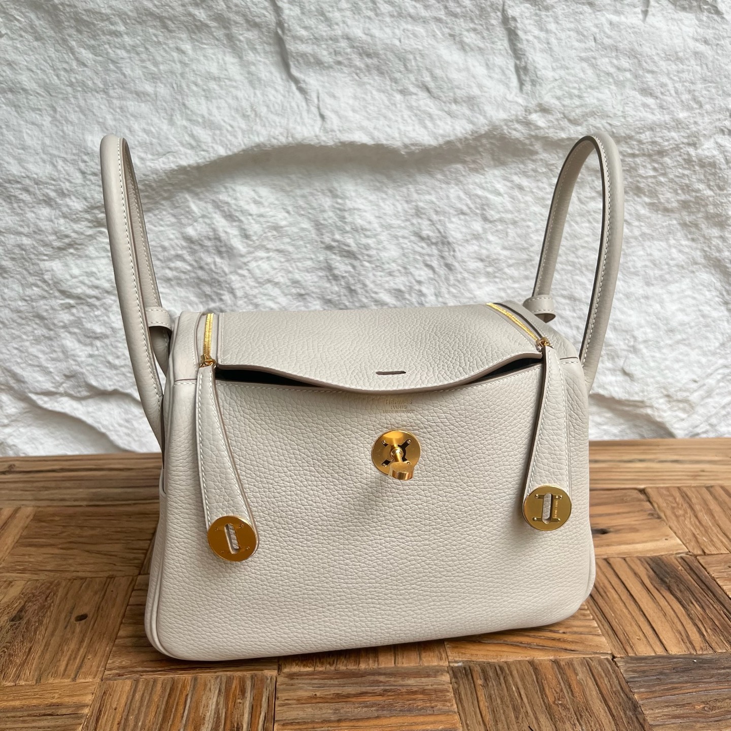 Spot Lindy 26cm Clemence original top tc large cowhide Color: Ck10 Milkshake White Craie Fully handmade wax stitching Gold buckle Stock - Image 10