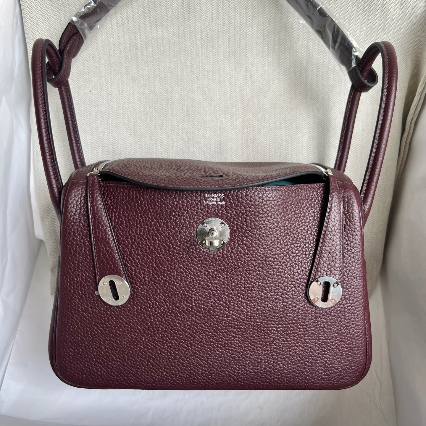 Lindy 26cm Clemence original top tc large cowhide leather Color: 0G saddle red Fully handmade wax stitching Customized✈️ - Image 12