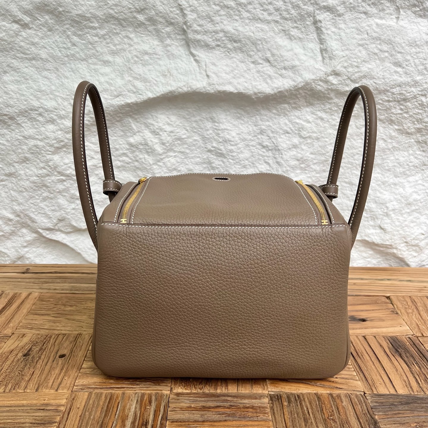 Spot Lindy 26cm Clemence original top tc large cowhide Color: 18 Elephant Gray Etoupe Fully handmade wax stitching Gold buckle Stock - Image 4