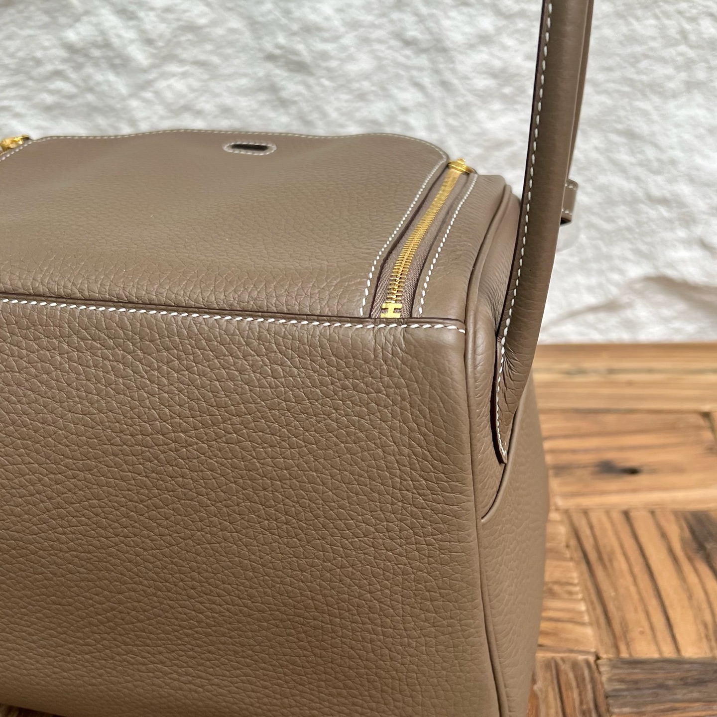 Spot Lindy 26cm Clemence original top tc large cowhide Color: 18 Elephant Gray Etoupe Fully handmade wax stitching Gold buckle Stock - Image 5