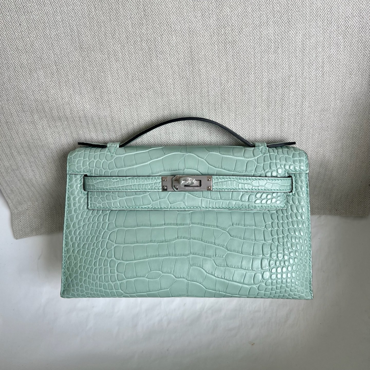 MiniKelly Pochette 22cm Matte American Alligator Color: 6U New Mint Green Vert d'eau Matte Alligator Crocodile Fully handmade wax stitching Silver buckle customized✈️ - Image 12