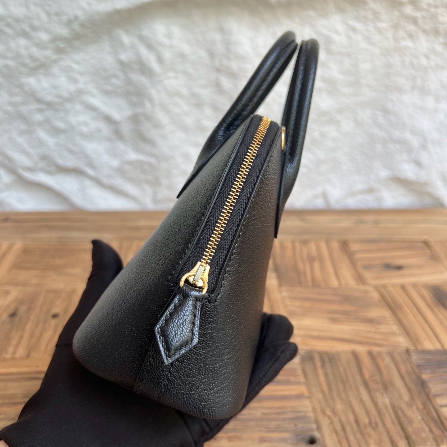 Mini Bolide 20cm Chever Color: 89 black with 55 Hermès red inside Fully handmade wax stitching Gold buckle customized✈️ - Image 3