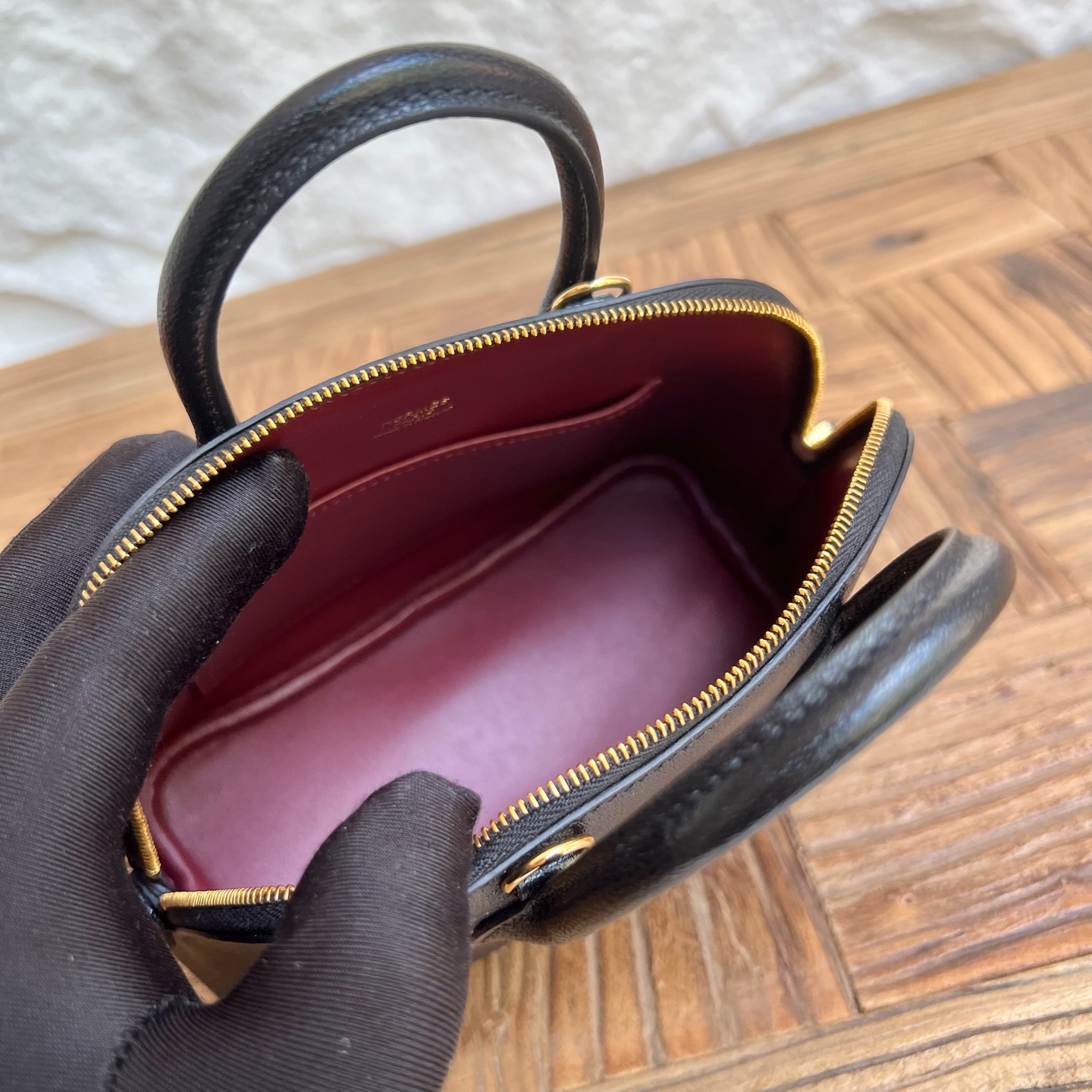 Mini Bolide 20cm Chever Color: 89 black with 55 Hermès red inside Fully handmade wax stitching Gold buckle customized✈️ - Image 4