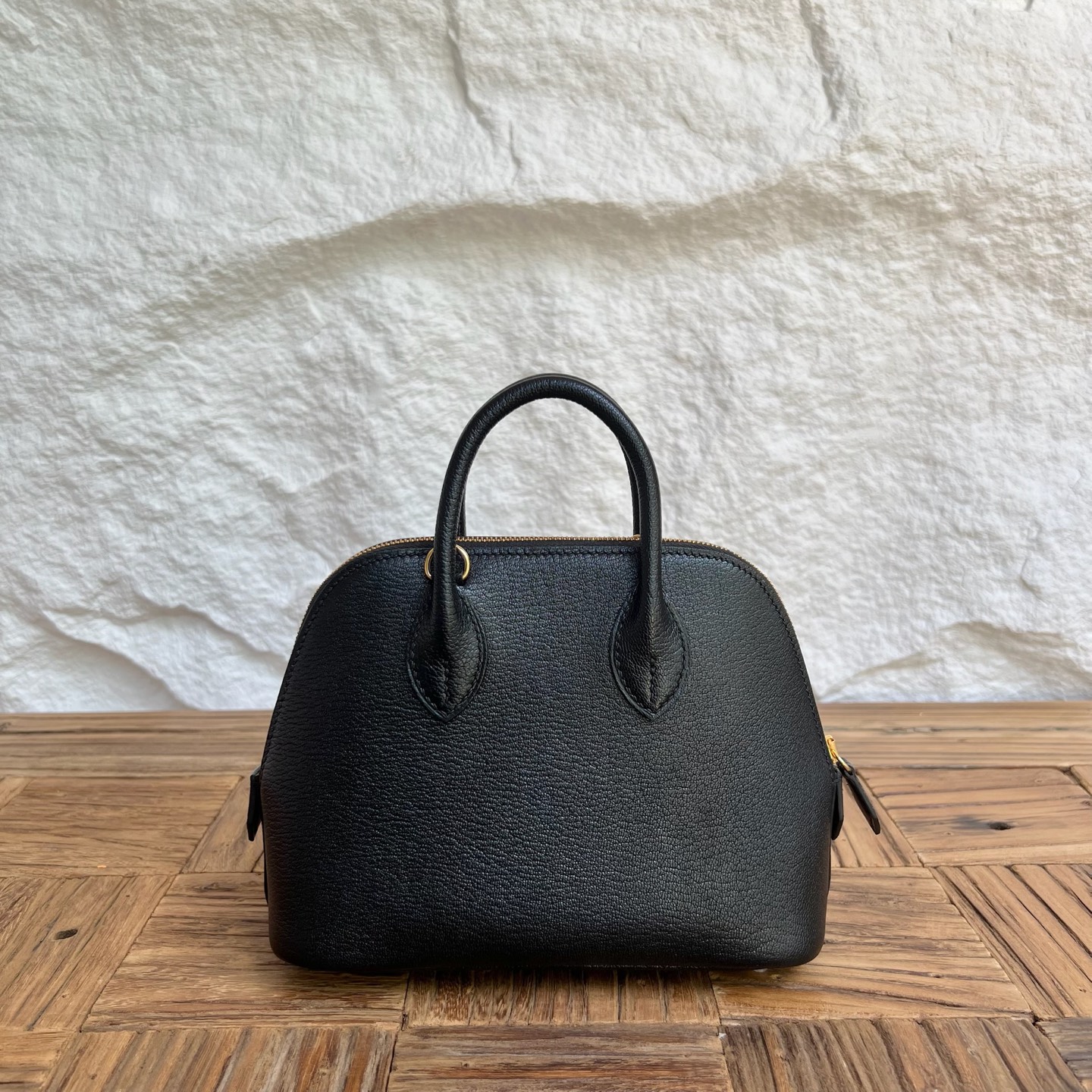 Mini Bolide 20cm Chever Color: 89 black with 55 Hermès red inside Fully handmade wax stitching Gold buckle customized✈️ - Image 6