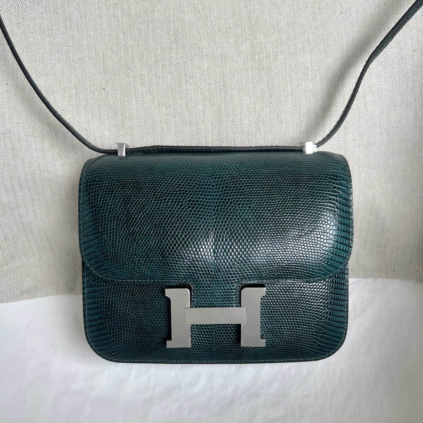 Spot Constance 18cm Lizard original imported lizard skin Color: 6O cypress green Vert Cypres Fully handmade wax stitching Silver buckle Stock - Image 11