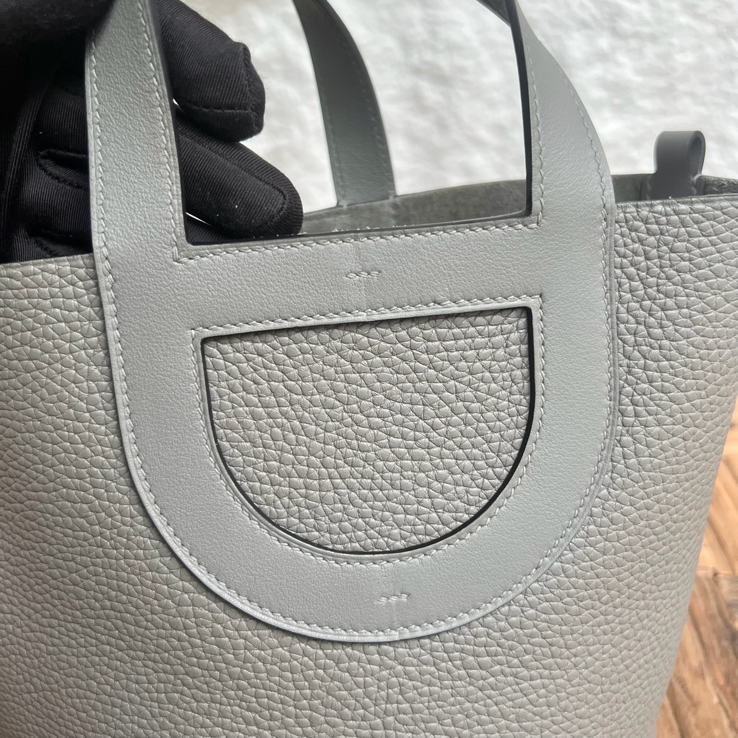In The Loop Pig Nose Vegetable Basket 18cm Clemence/Swift Color: 0L cumulonimbus gray Fully handmade wax stitching Ghw customized✈️ - Image 3