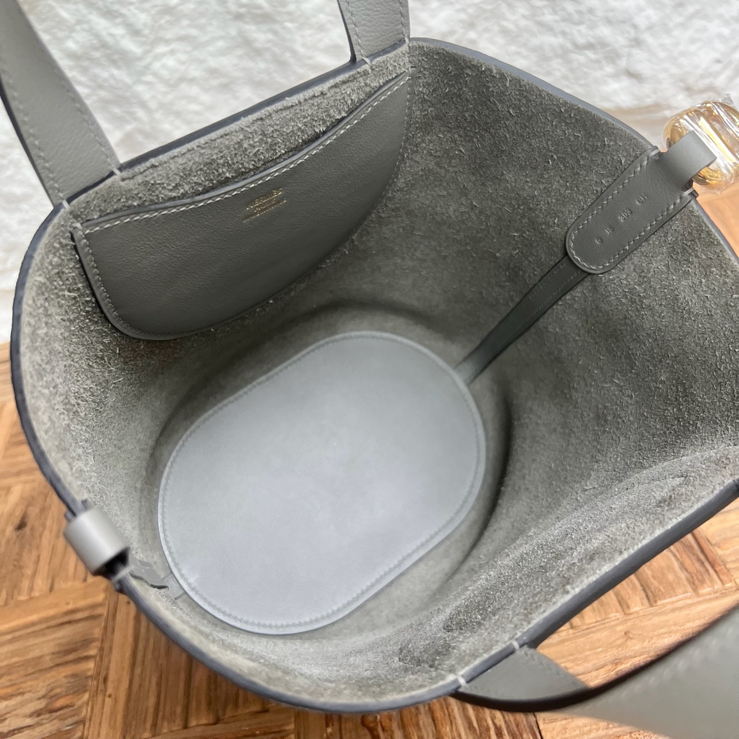 In The Loop Pig Nose Vegetable Basket 18cm Clemence/Swift Color: 0L cumulonimbus gray Fully handmade wax stitching Ghw customized✈️ - Image 7