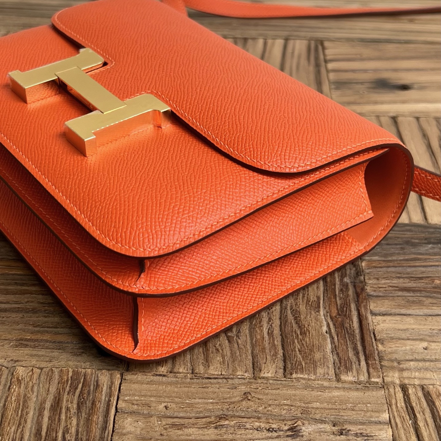 Constance 18cm mirror style🪞Epsom Color: 9J flame orange, fully handmade wax stitching Gold buckle customized✈️ - Image 8