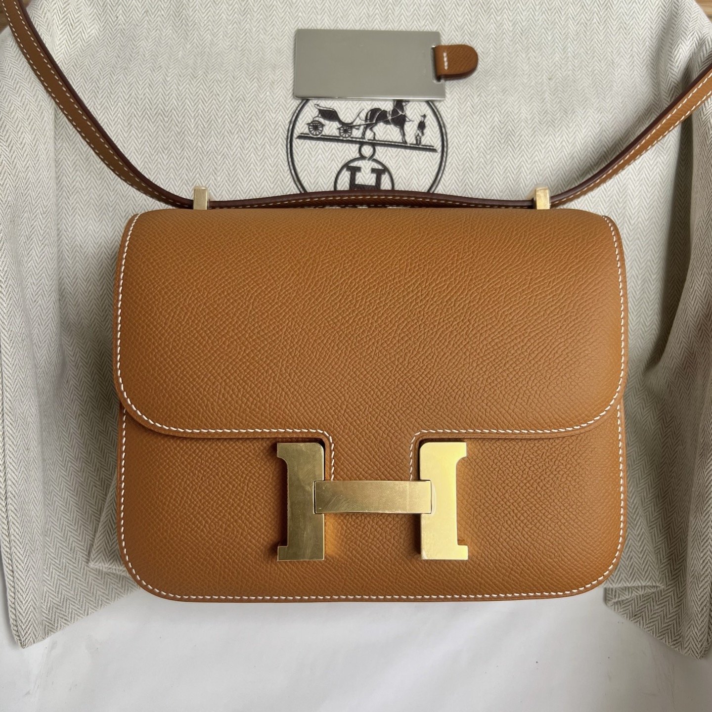 Constance 18cm mirror style🪞Epsom Color: CC37 golden brown Gold Fully handmade wax thread sewing Gold buckle Stock - Image 11
