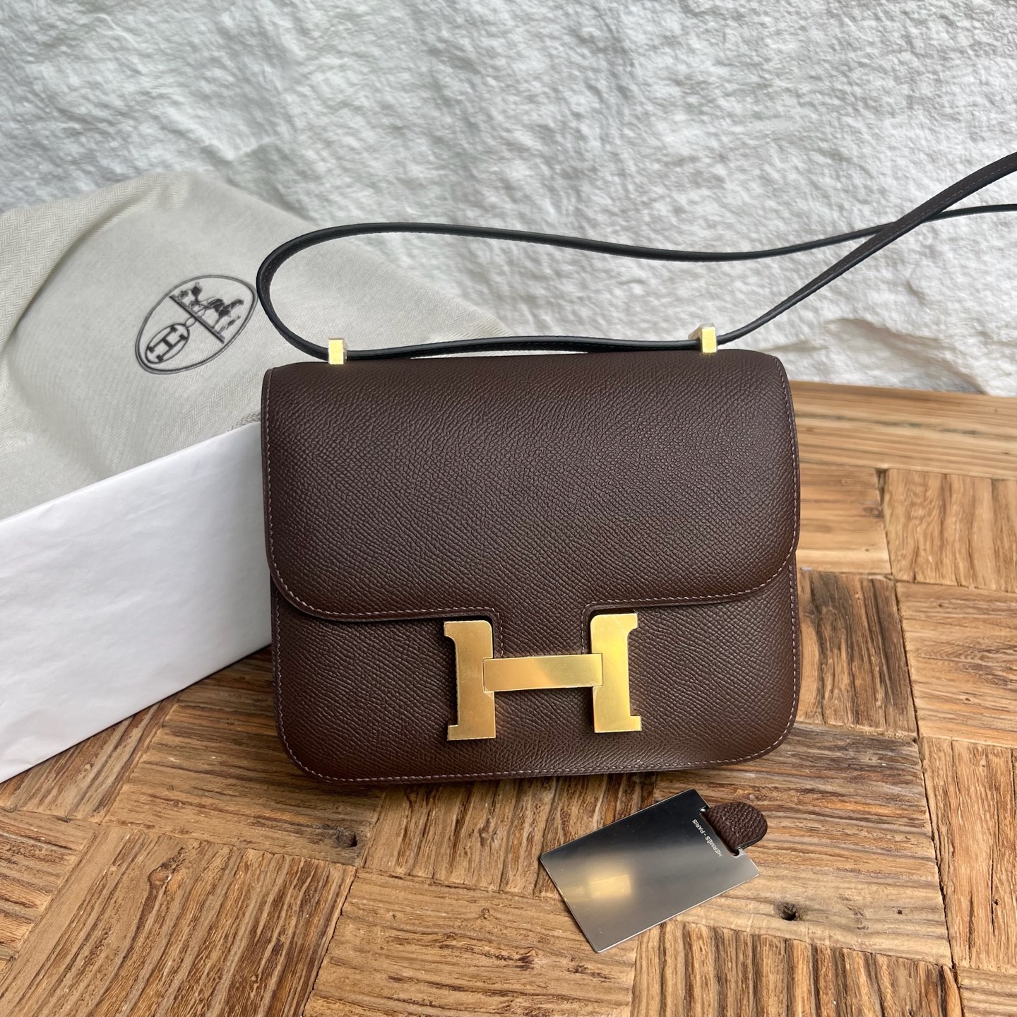 Constance 18cm mirror style🪞Epsom Color: CC47 chocolate 🍫 Fully handmade wax thread sewing Gold buckle customized✈️