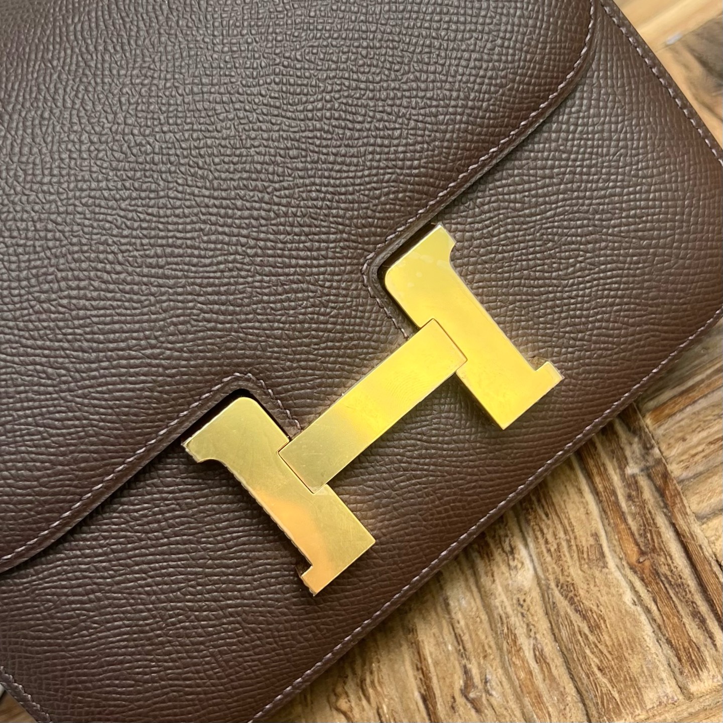 Constance 18cm mirror style🪞Epsom Color: CC47 chocolate 🍫 Fully handmade wax thread sewing Gold buckle customized✈️ - Image 2