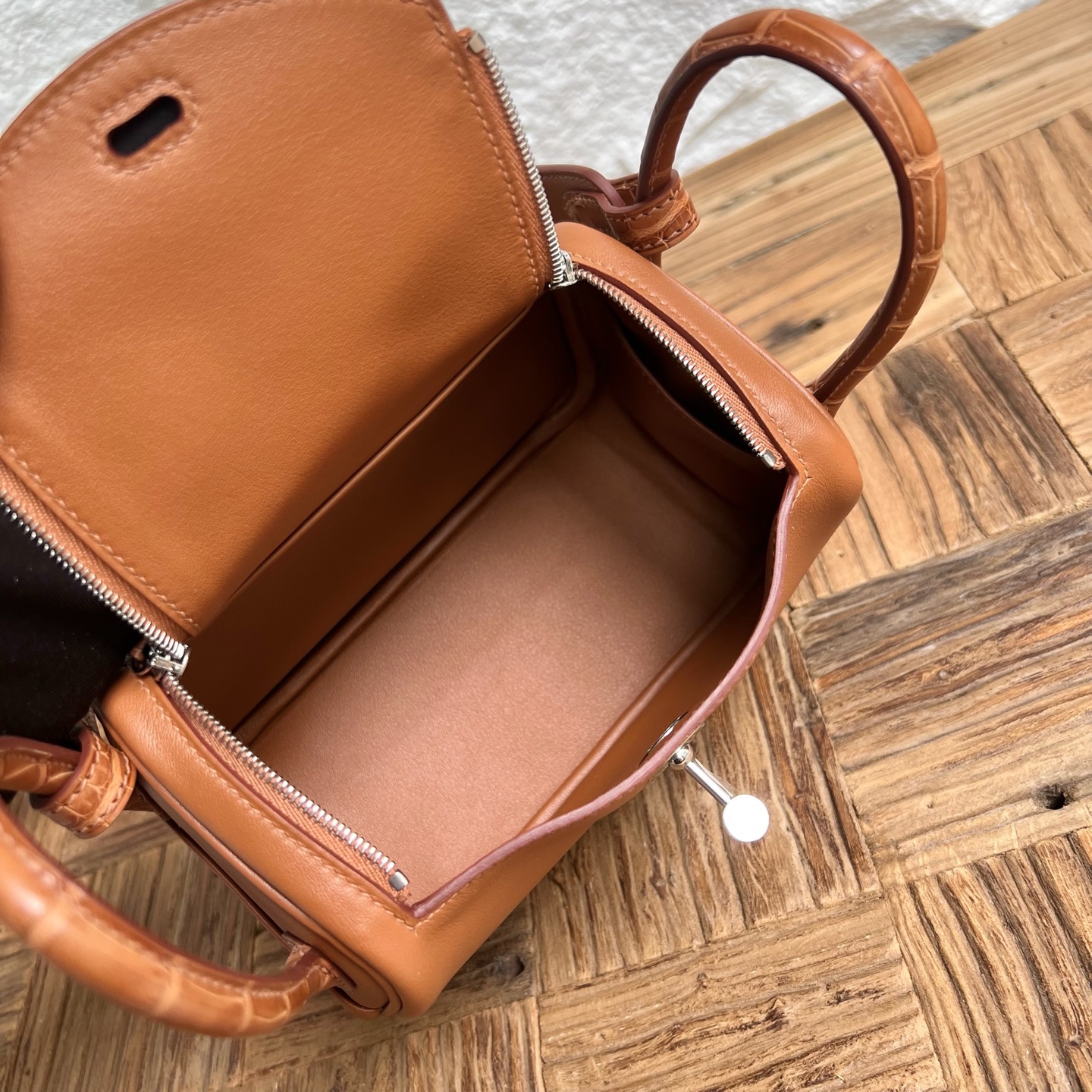 Mini Lindy 19cm Touch Swift with Matte American Alligator Color: Ck37 golden brown Gold Fully handmade wax thread sewing Silver buckle customized✈️ - Image 6