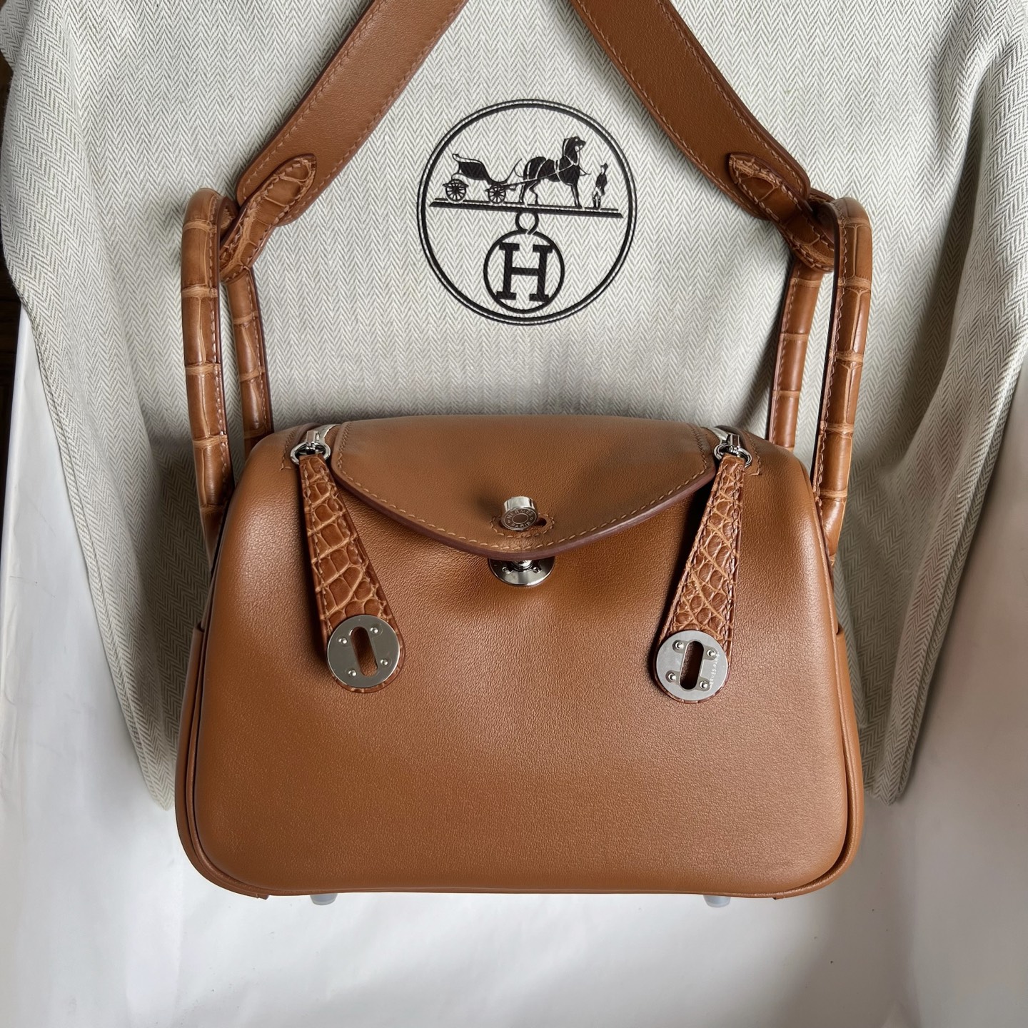 Mini Lindy 19cm Touch Swift with Matte American Alligator Color: Ck37 golden brown Gold Fully handmade wax thread sewing Silver buckle customized✈️ - Image 10