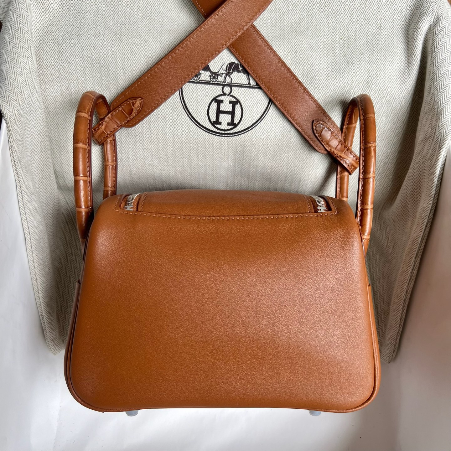 Mini Lindy 19cm Touch Swift with Matte American Alligator Color: Ck37 golden brown Gold Fully handmade wax thread sewing Silver buckle customized✈️ - Image 11