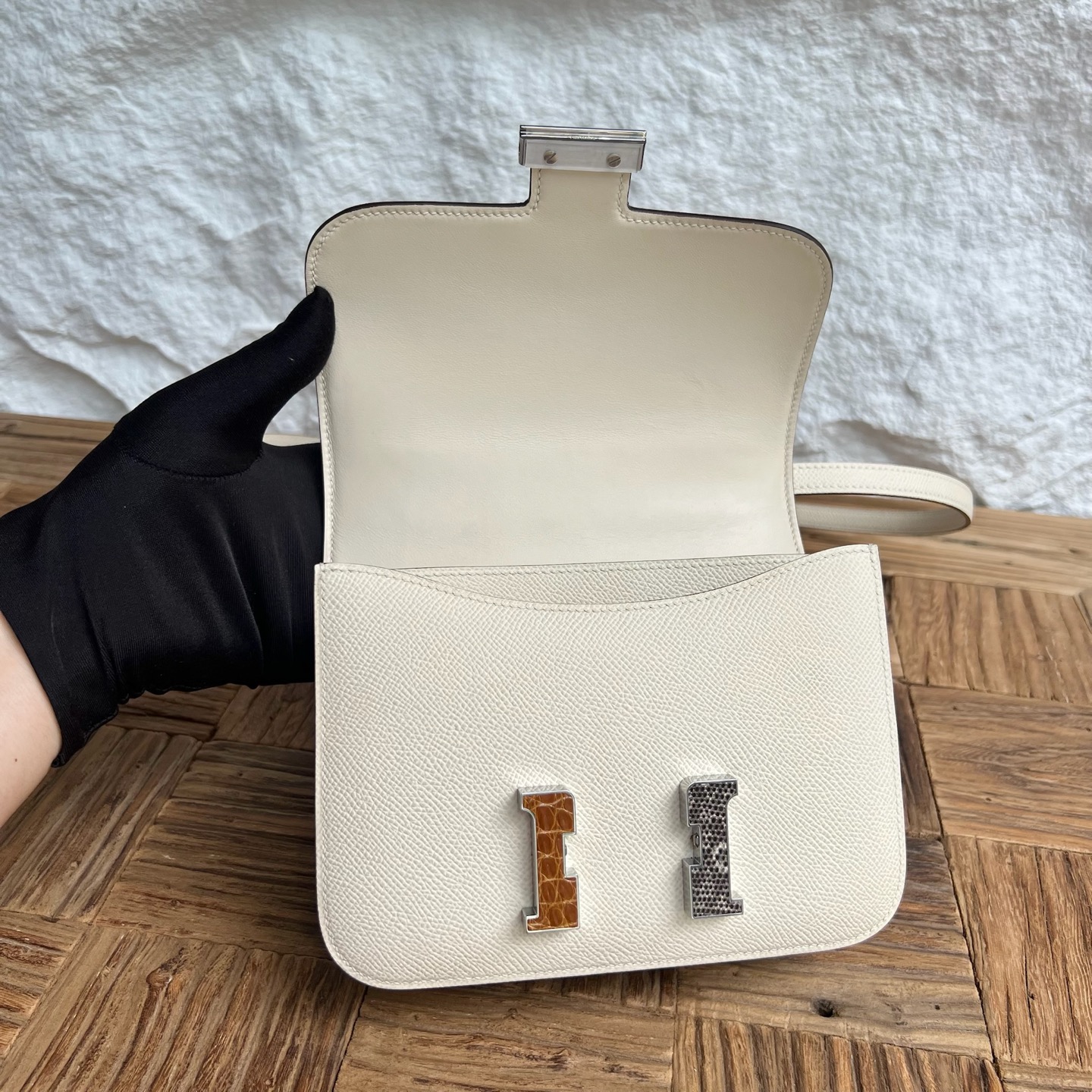 Newly made ⭐️ Constance 18cm Epsom Color: I2 cream white with crocodile + lizard buckle, fully handmade wax stitching Spot Stock - Image 5