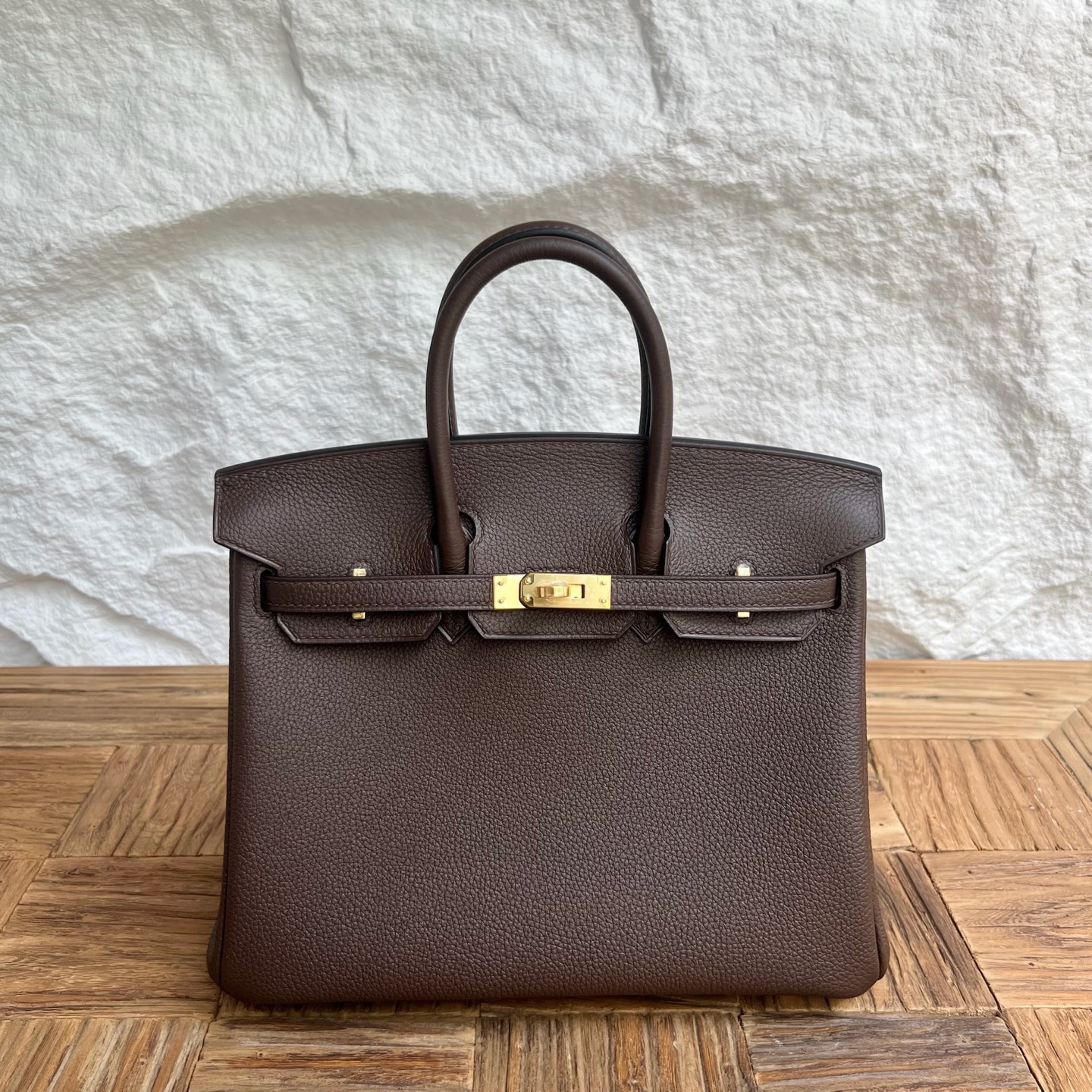 Birkin 25cm Togo is made of imported calfskin Color: 47 Chocolate Chocolate color Fully handmade wax thread sewing Gold buckle customized✈️