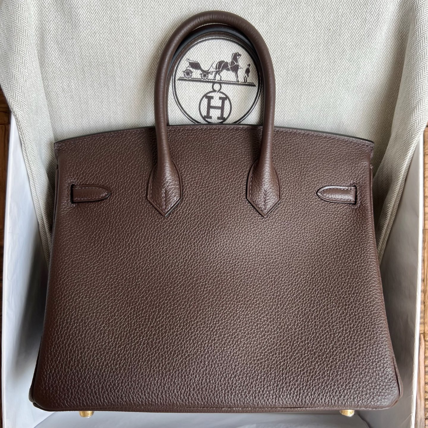 Birkin 25cm Togo is made of imported calfskin Color: 47 Chocolate Chocolate color Fully handmade wax thread sewing Gold buckle customized✈️ - Image 13