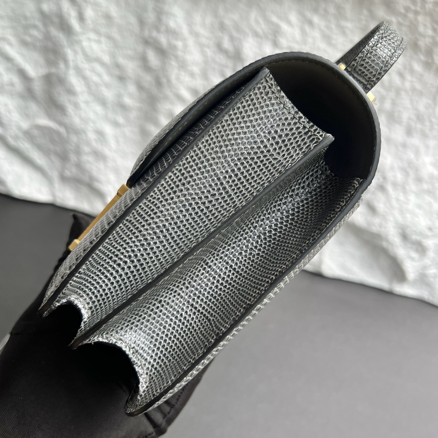 Constance 18cm Lizard original imported lizard skin Color: CC84 dark gray Gris Fonce Fully handmade wax thread sewing, gold buckle, customized✈️ - Image 3