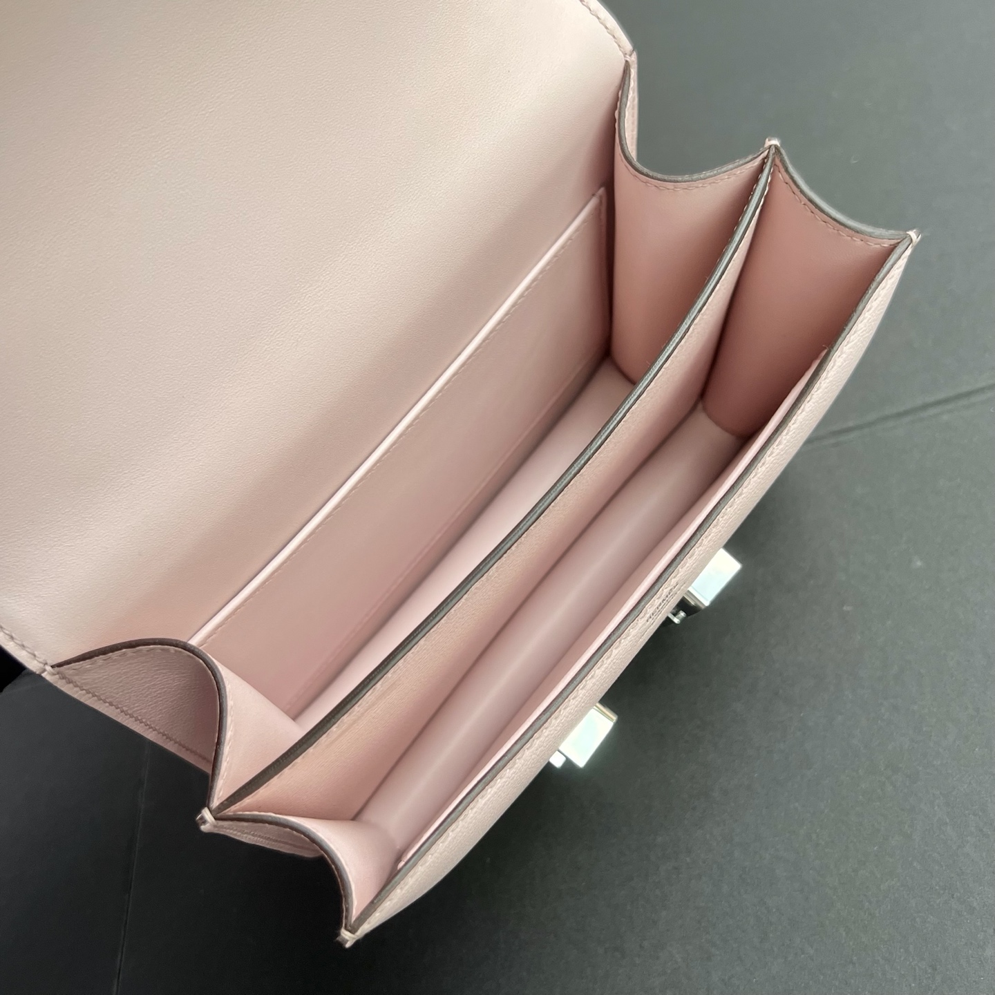 Constance 18cm Chever original imported goatskin Color: M7 Rose Darling Love Powder Fully handmade wax thread sewing Silver buckle customized✈️ - Image 9