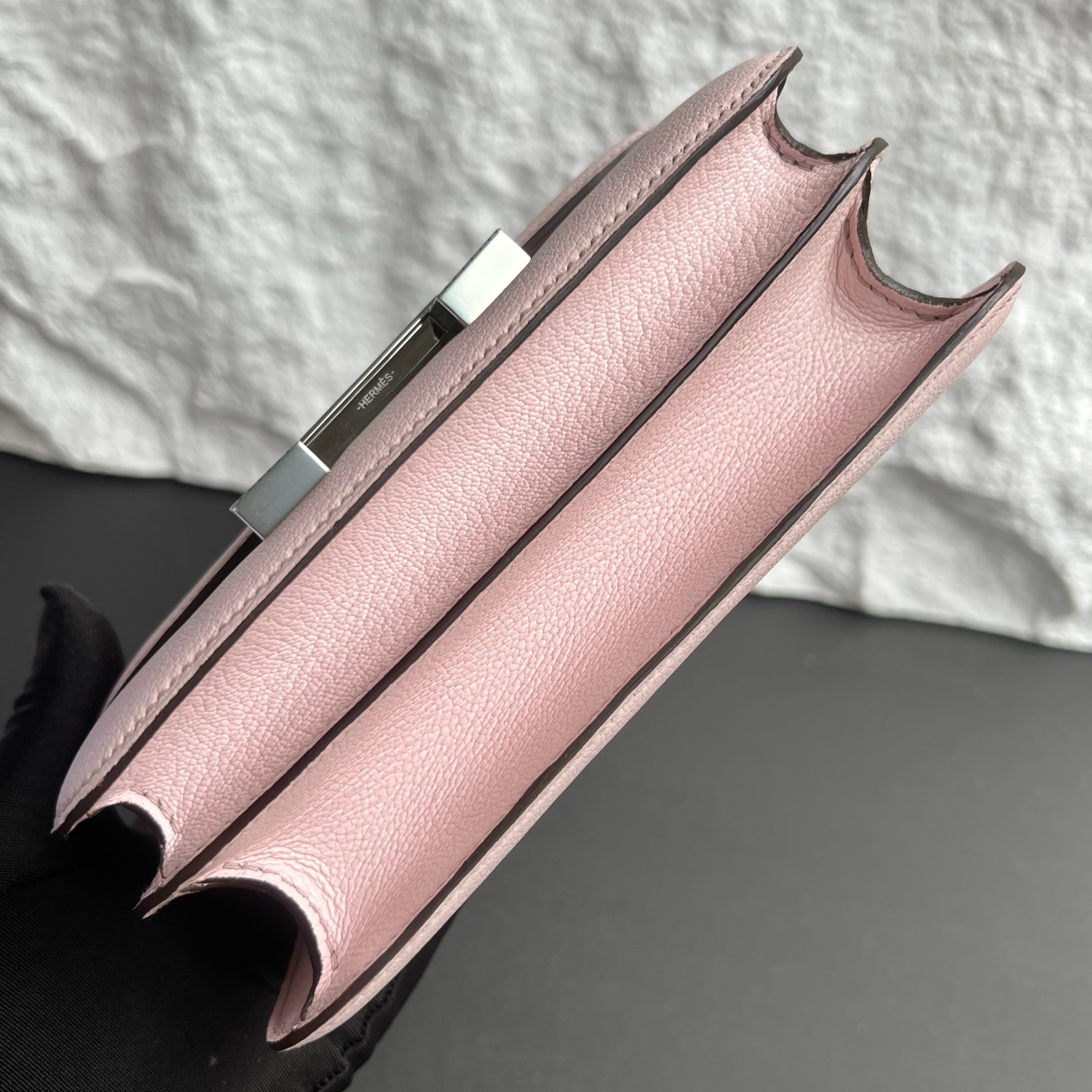 Constance 18cm Chever original imported goatskin Color: M7 Rose Darling Love Powder Fully handmade wax thread sewing Silver buckle customized✈️ - Image 10
