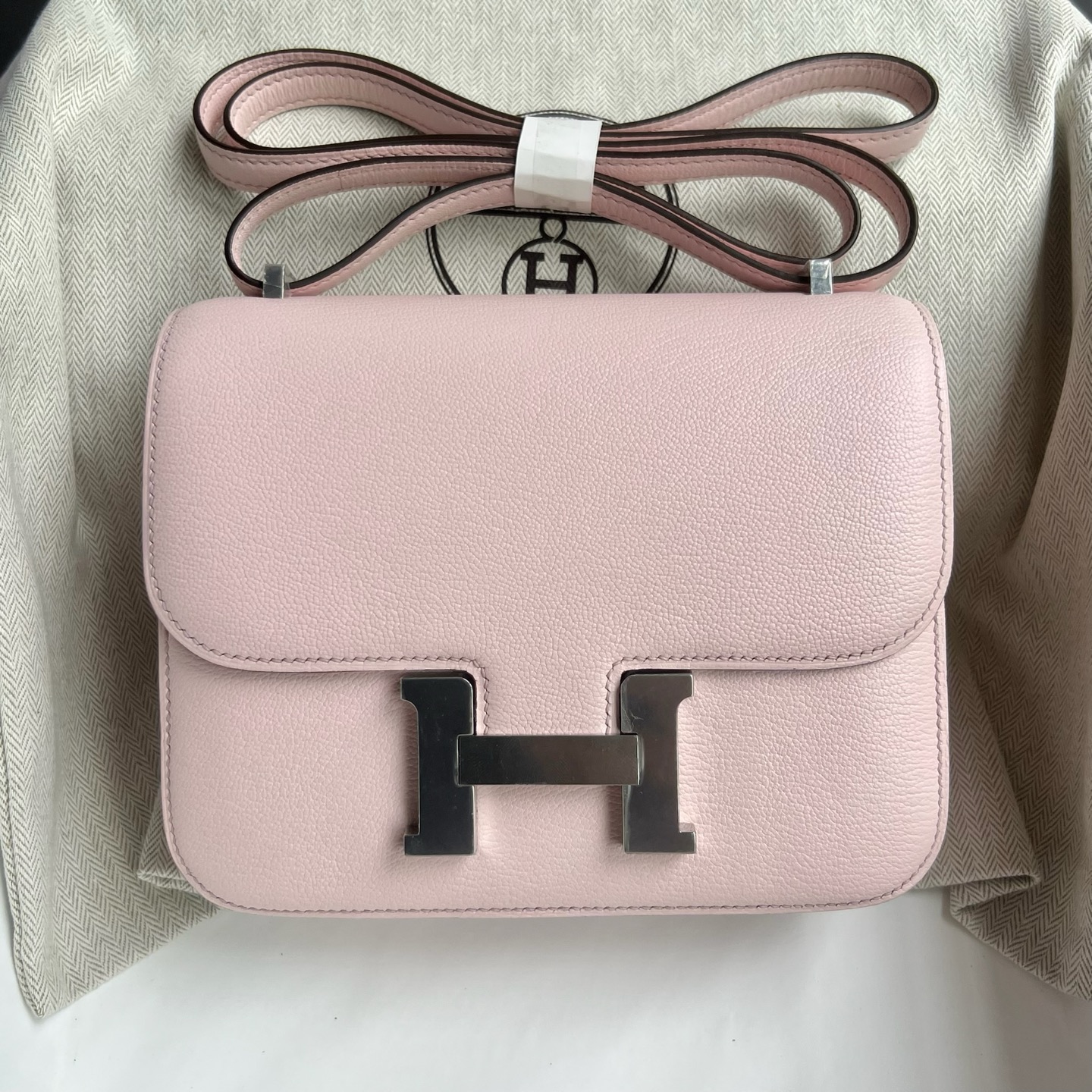 Constance 18cm Chever original imported goatskin Color: M7 Rose Darling Love Powder Fully handmade wax thread sewing Silver buckle customized✈️ - Image 11