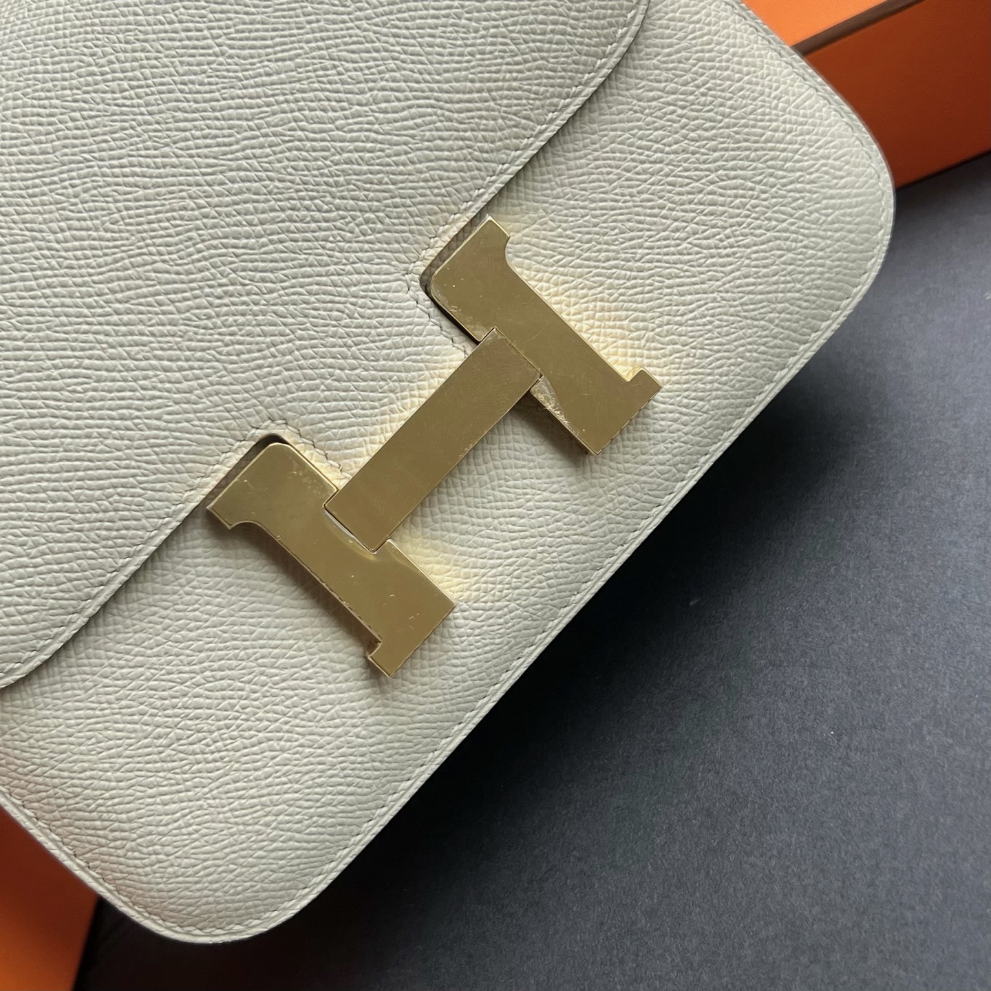 Constance 18cm Epsom Color: 10 milkshake white, fully handmade wax stitching, gold buckle, customized✈️ - Image 2