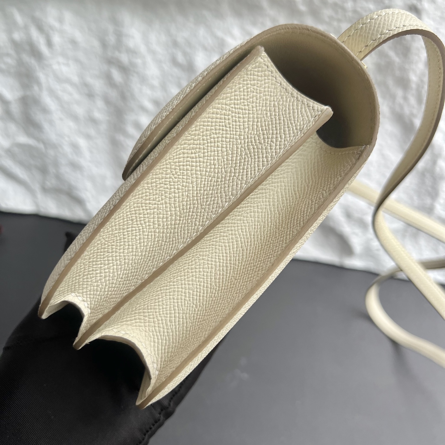 Constance 18cm Epsom Color: 10 milkshake white, fully handmade wax stitching, gold buckle, customized✈️ - Image 3