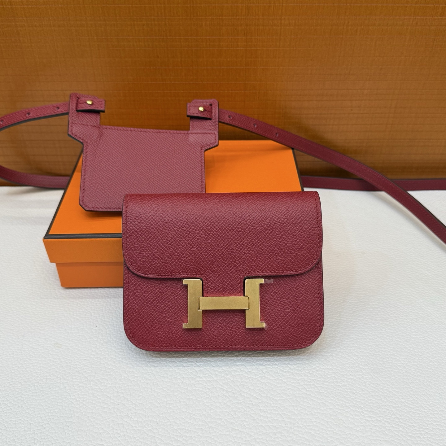 Constance Slim Epsom Color: K1 pomegranate red, fully handmade wax stitching Gold buckle customized✈️