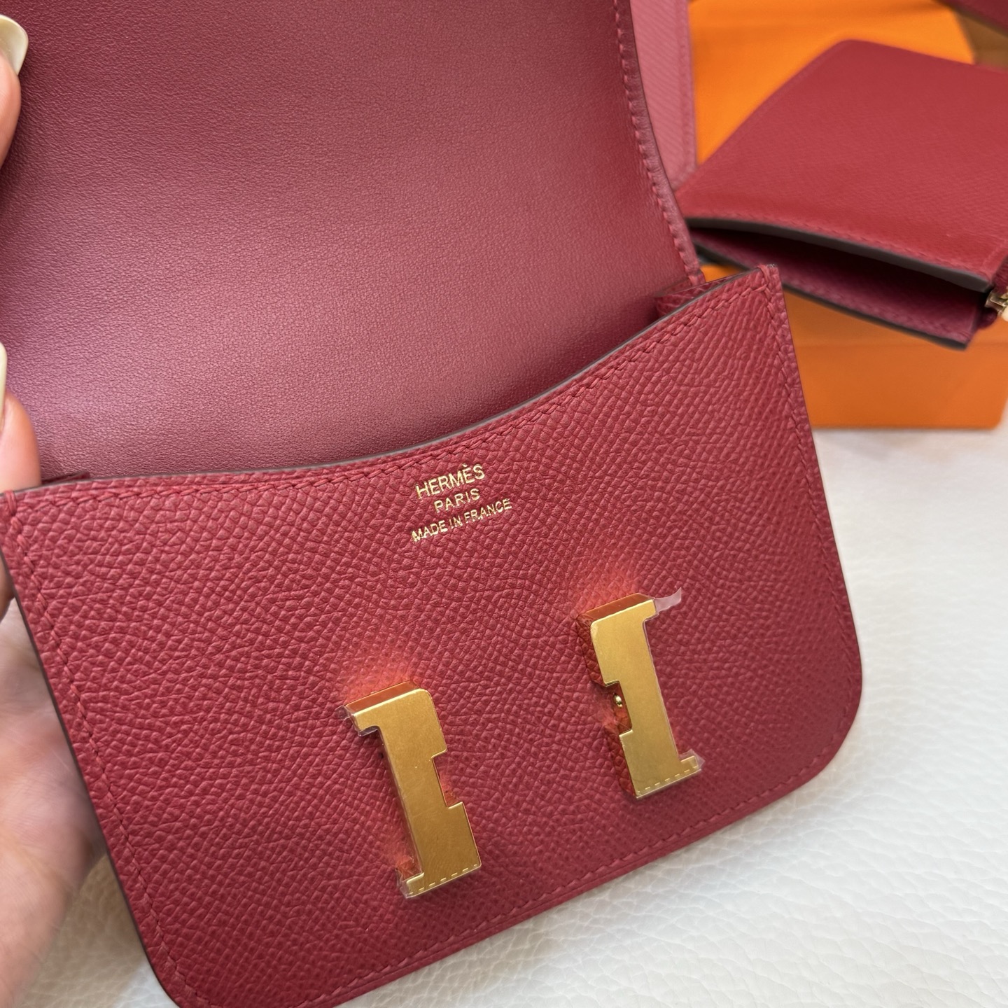 Constance Slim Epsom Color: K1 pomegranate red, fully handmade wax stitching Gold buckle customized✈️ - Image 9