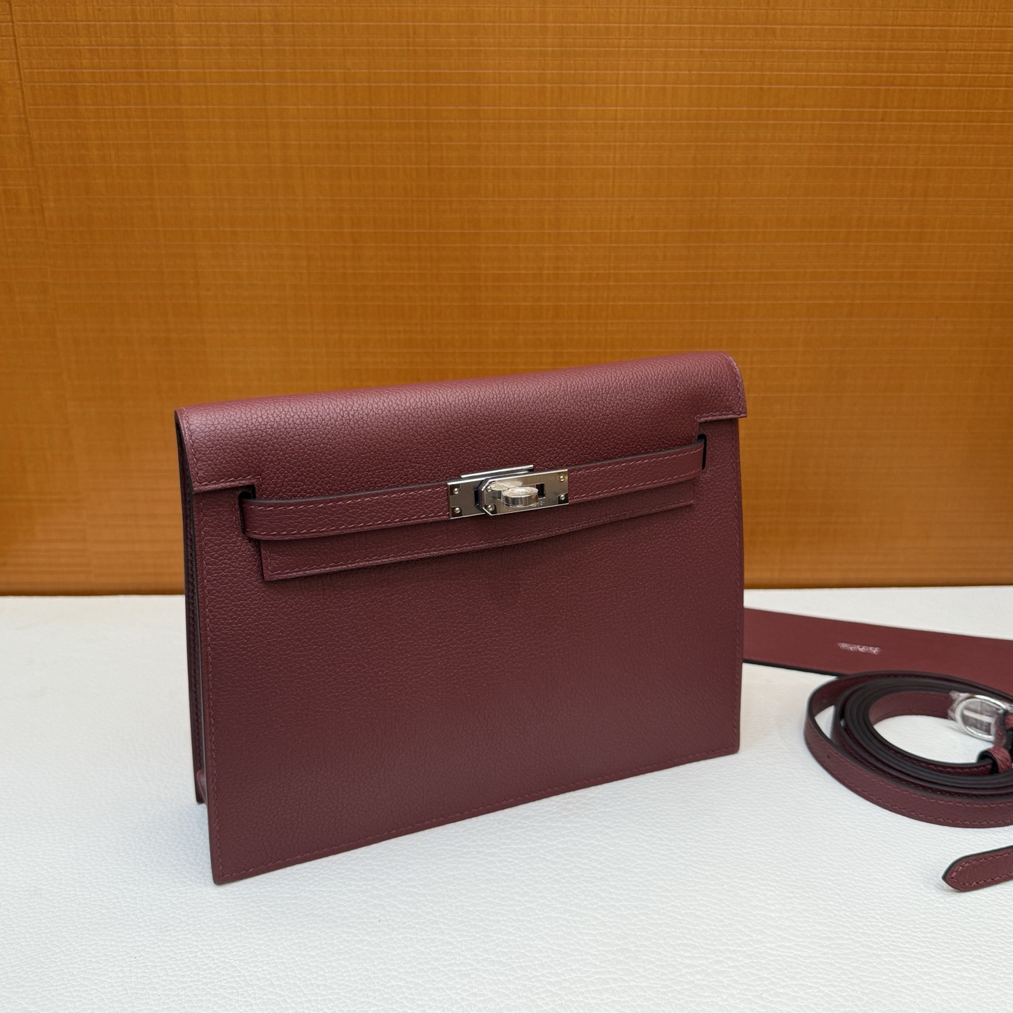 Kelly danse 22cm Evercolor Color: Ck55 Hermès red Rouge H, fully handmade wax stitching Silver buckle customized✈️ - Image 11