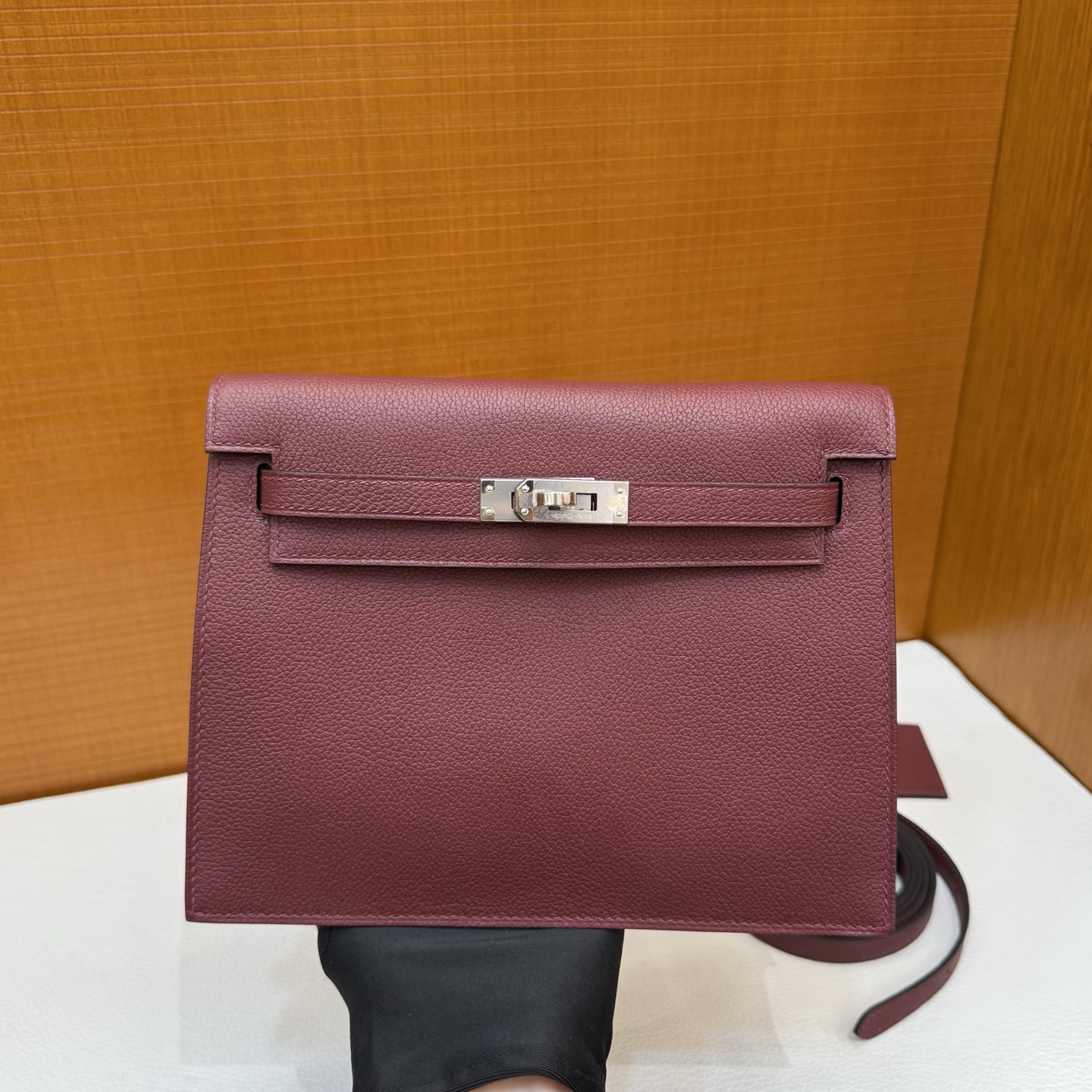 Kelly danse 22cm Evercolor Color: Ck55 Hermès red Rouge H, fully handmade wax stitching Silver buckle customized✈️ - Image 12