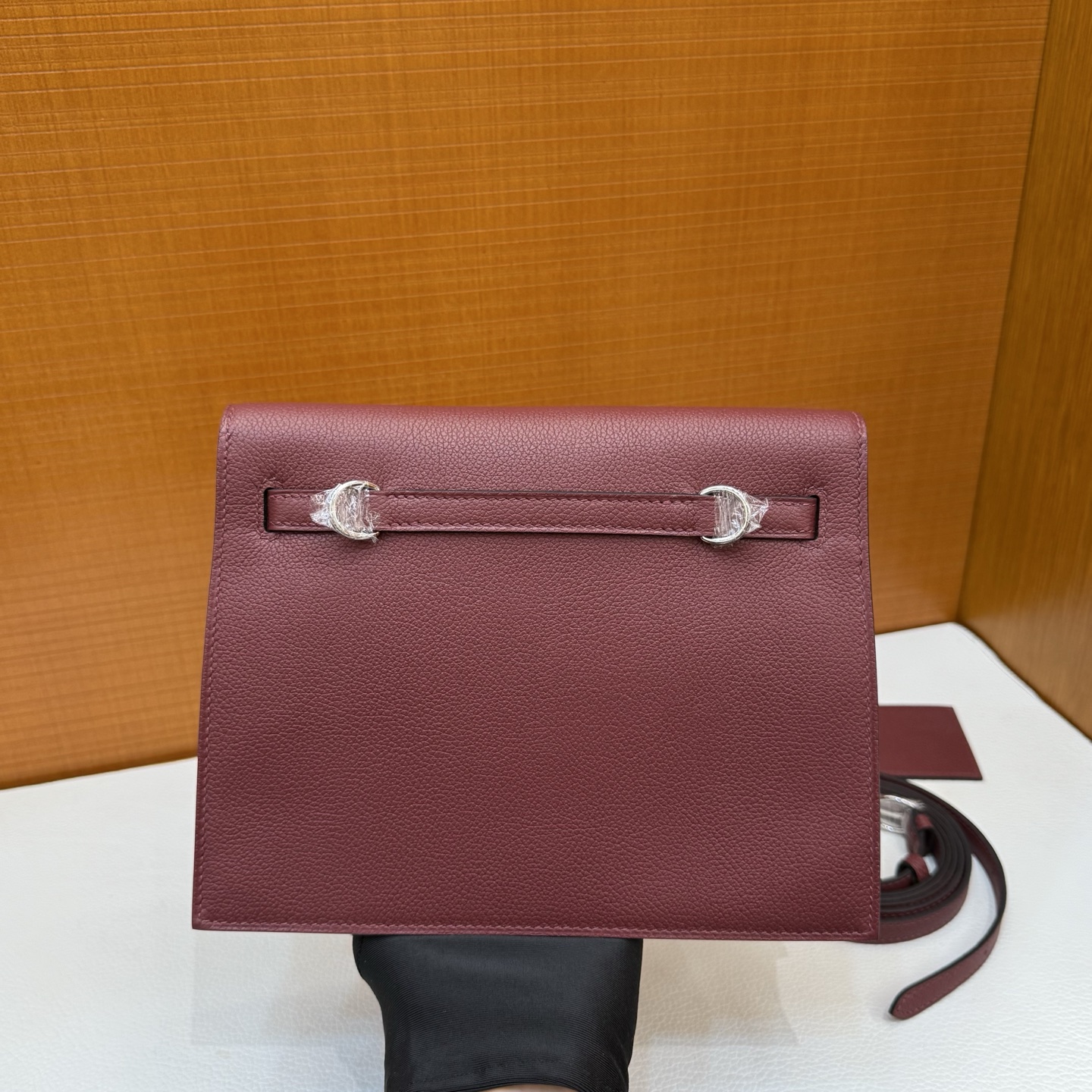 Kelly danse 22cm Evercolor Color: Ck55 Hermès red Rouge H, fully handmade wax stitching Silver buckle customized✈️ - Image 13