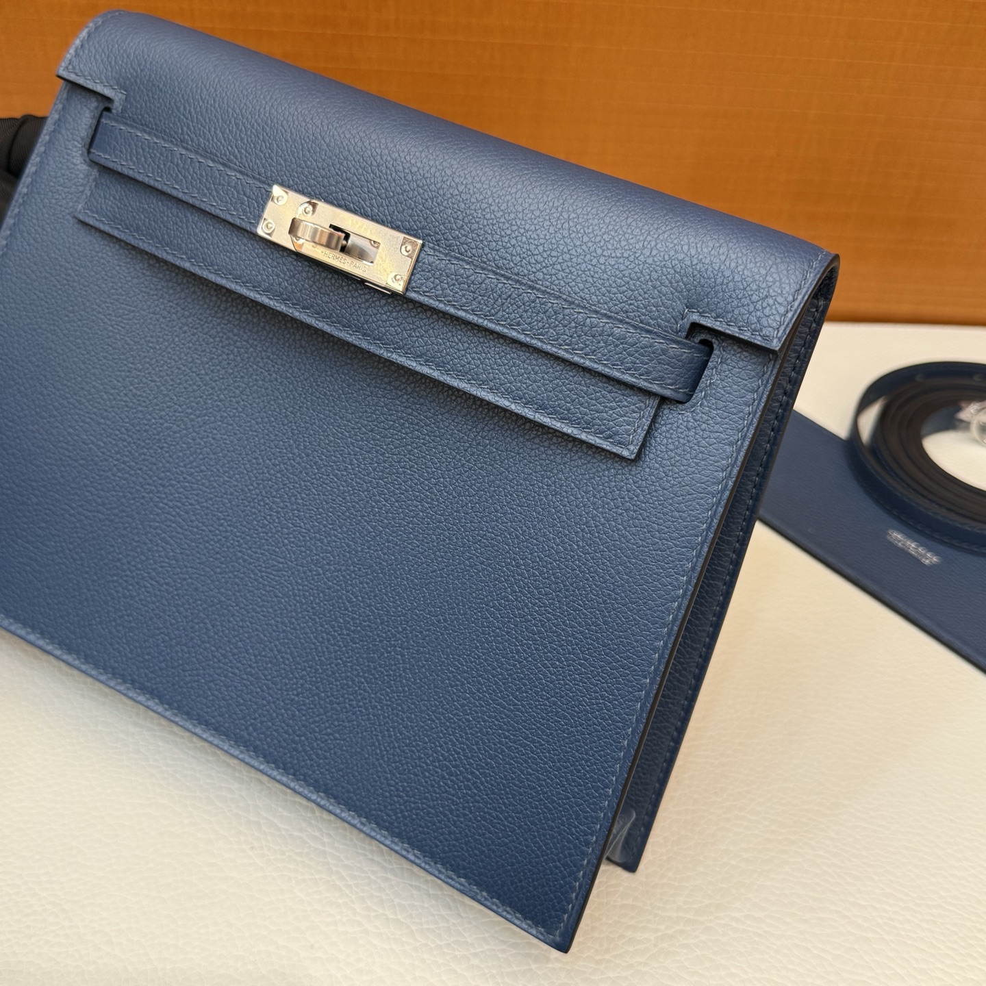 Kelly danse 22cm Evercolor Color: S4 Deep Blue, fully handmade wax stitching Silver buckle customized✈️ - Image 4