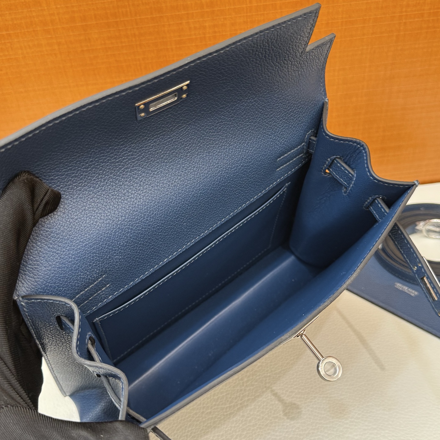 Kelly danse 22cm Evercolor Color: S4 Deep Blue, fully handmade wax stitching Silver buckle customized✈️ - Image 8