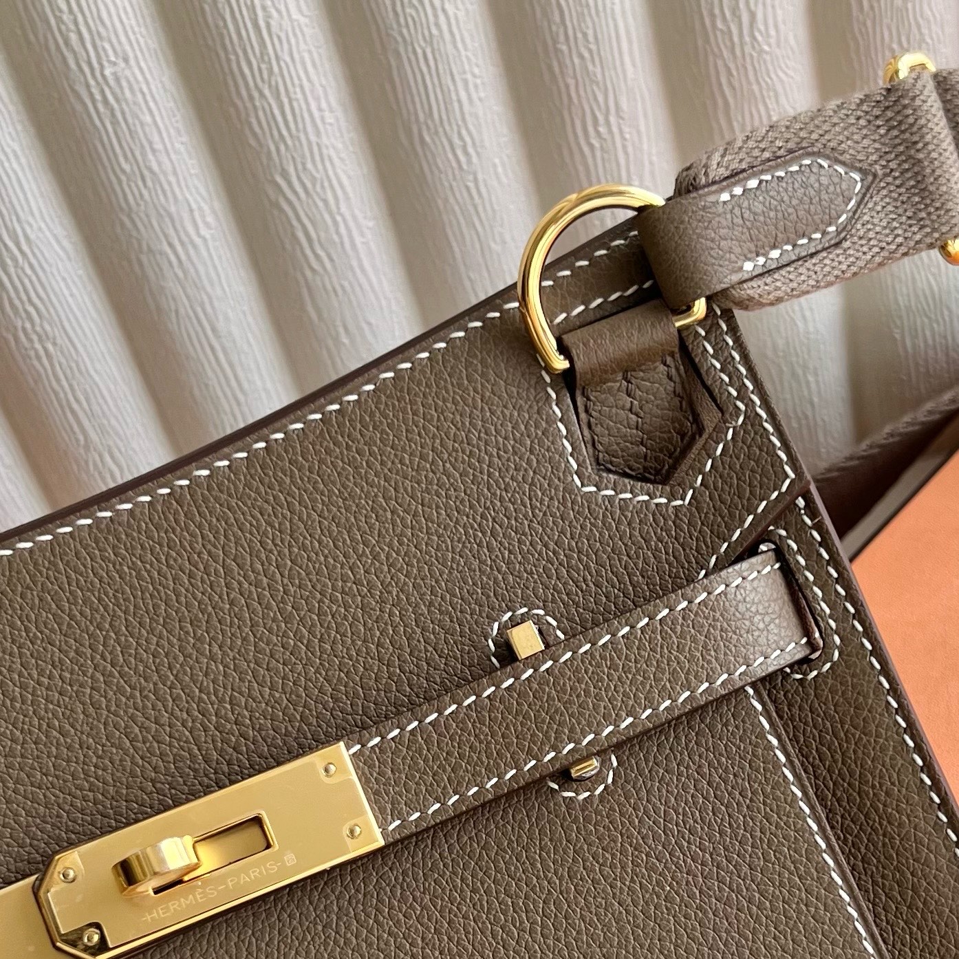 Jypssiere Mini Gypsy 23cm Evercolor Color: Ck18 elephant gray Etoupe fully handmade wax stitching Ghw Stock - Image 2