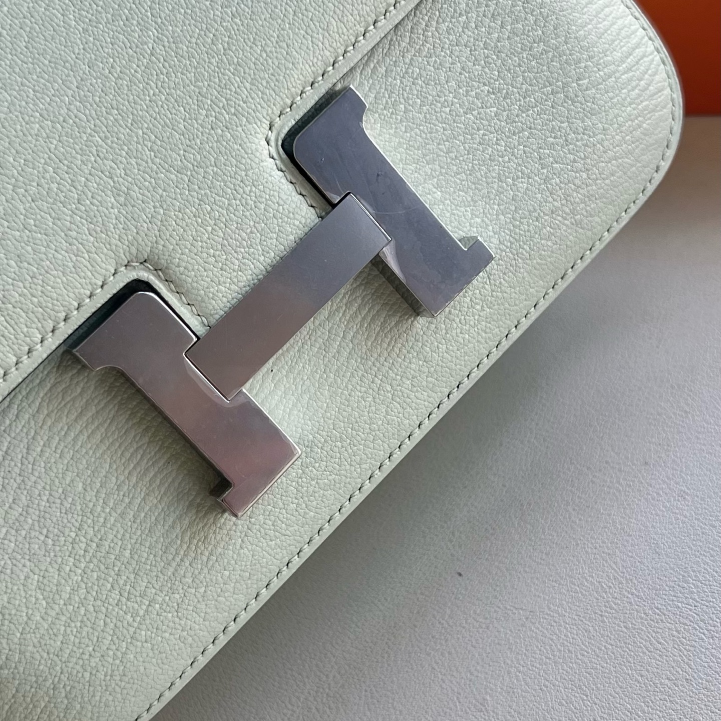 Constance 18cm Chevre imported goatskin Color: 0S bubble green inner spelling 6w mint green silver buckle Fully handmade wax stitching Phw Stock - Image 2