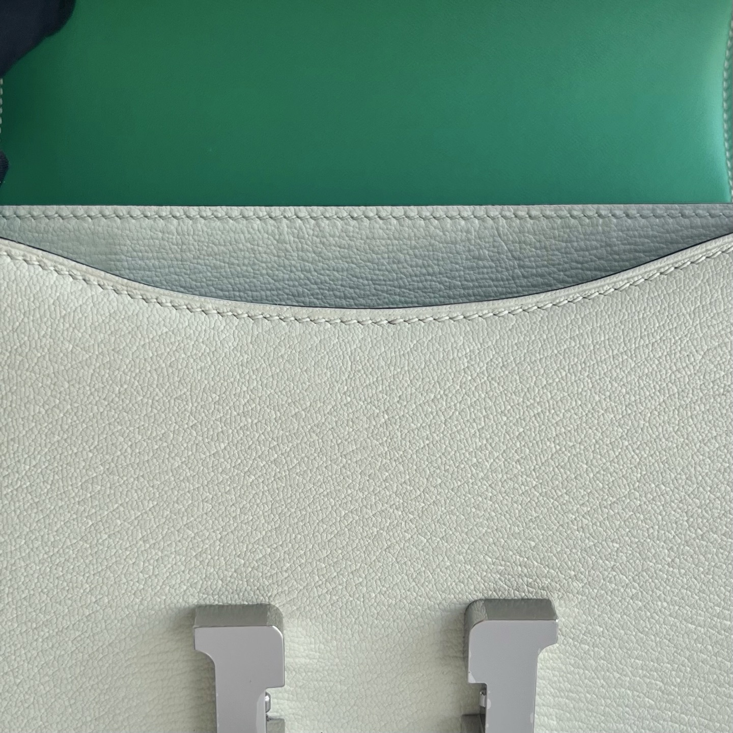Constance 18cm Chevre imported goatskin Color: 0S bubble green inner spelling 6w mint green silver buckle Fully handmade wax stitching Phw Stock - Image 6