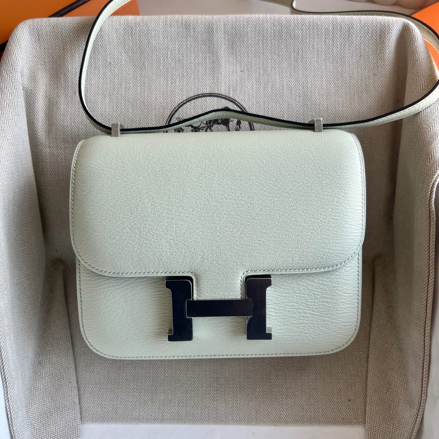 Constance 18cm Chevre imported goatskin Color: 0S bubble green inner spelling 6w mint green silver buckle Fully handmade wax stitching Phw Stock - Image 10