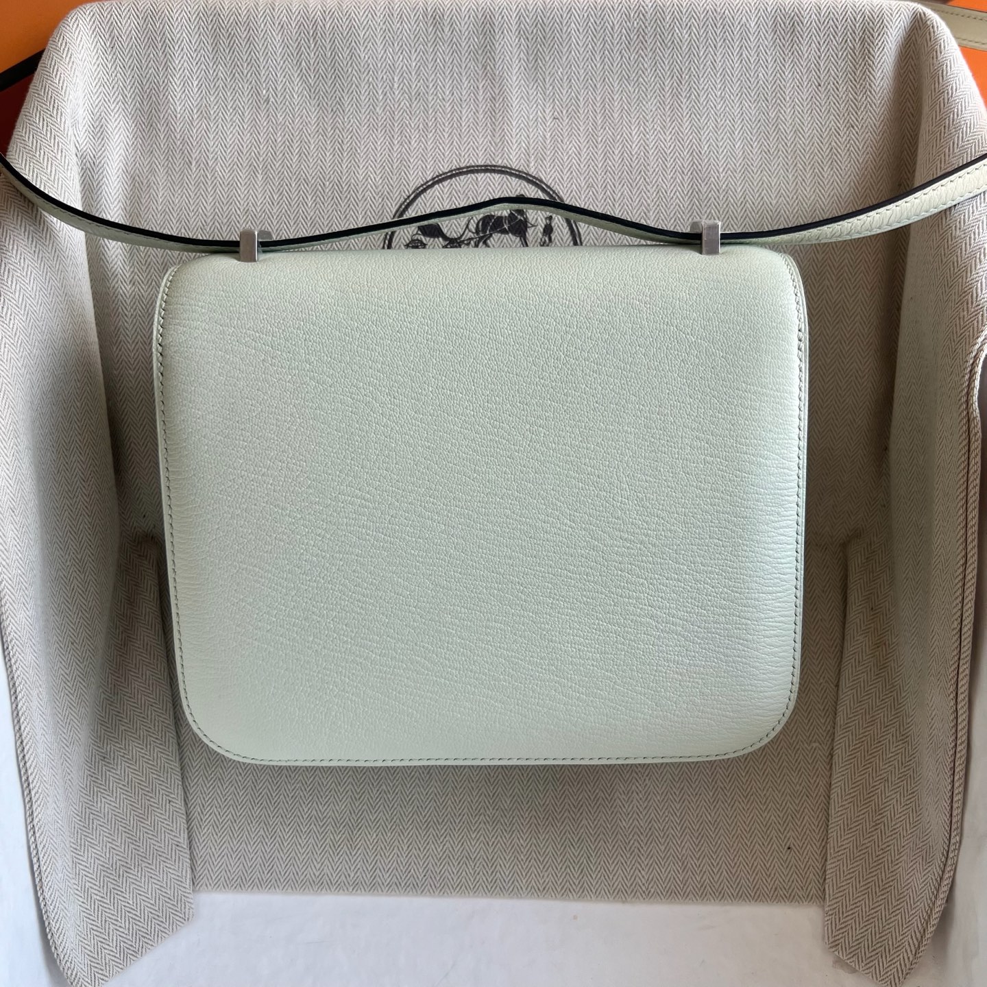Constance 18cm Chevre imported goatskin Color: 0S bubble green inner spelling 6w mint green silver buckle Fully handmade wax stitching Phw Stock - Image 11